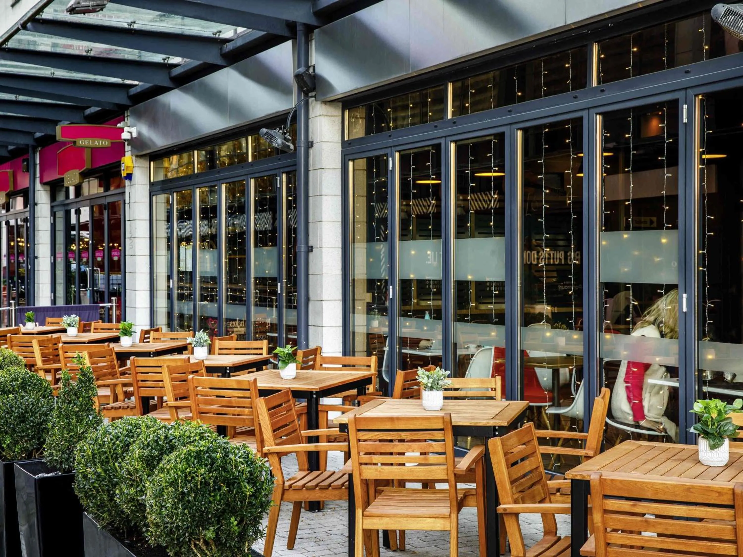 Lounge or bar in ibis Bristol Centre