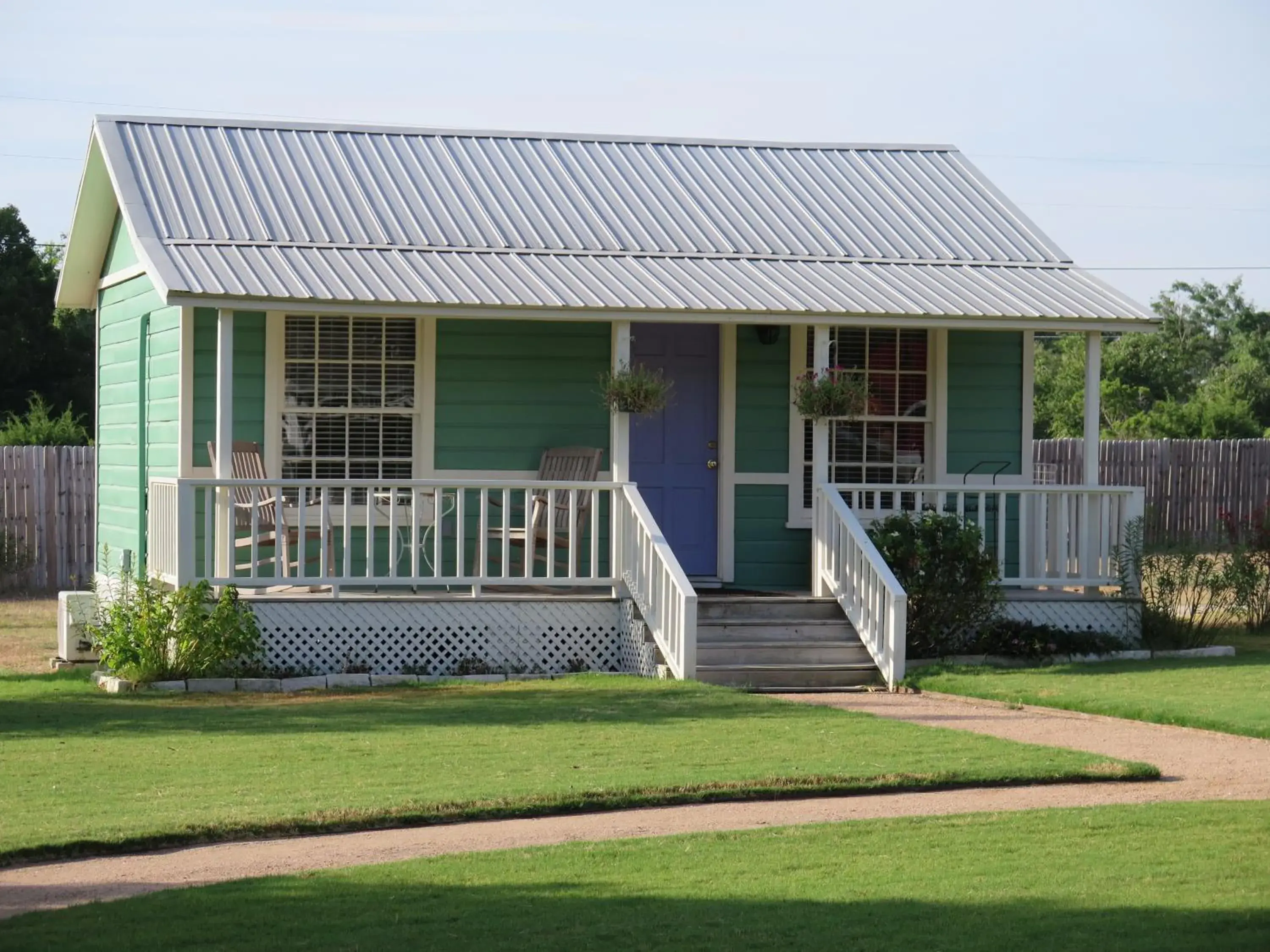 Deluxe King Suite in Yellow House B&B Deluxe King Suite in Yellow House B&B
