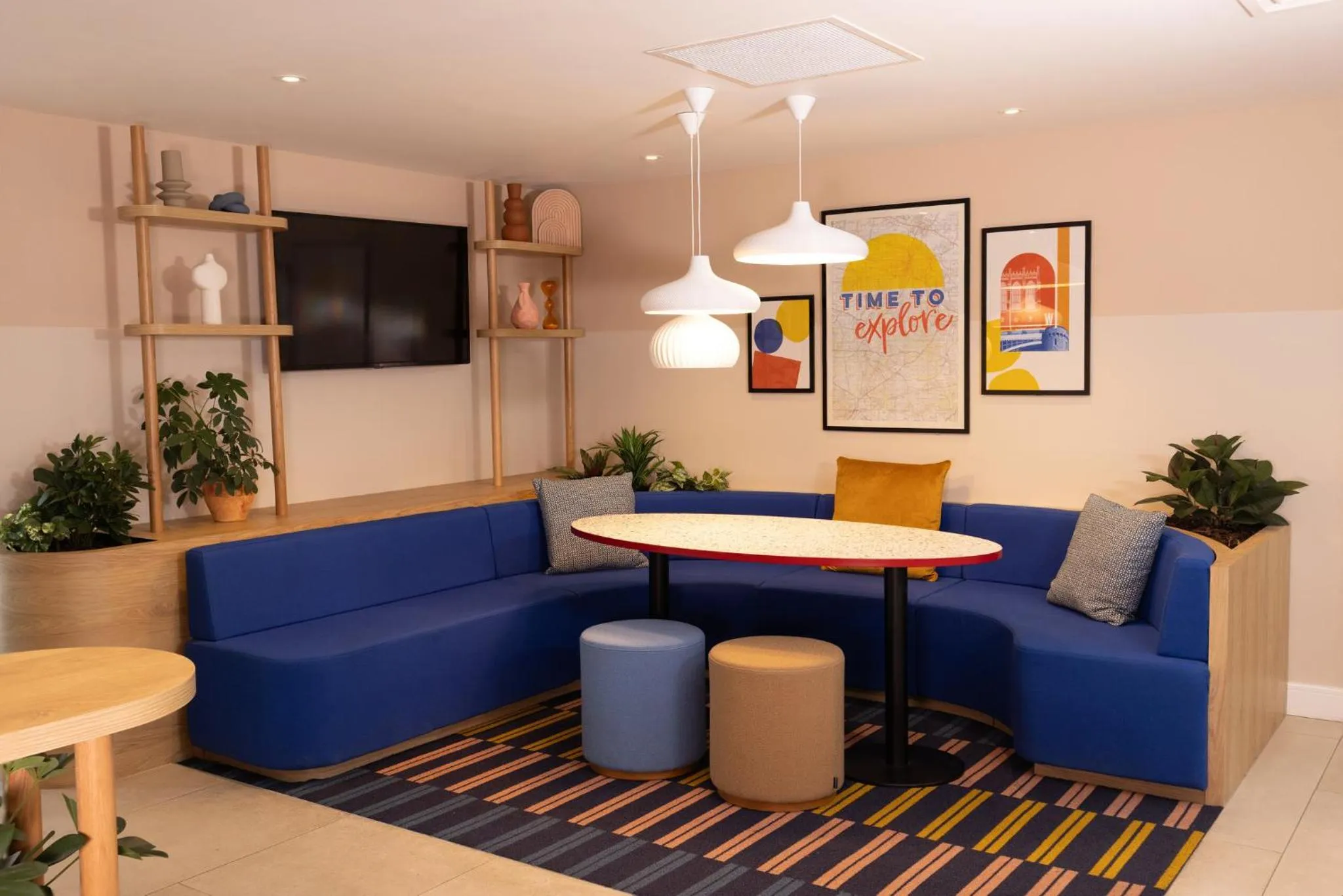 Lobby or reception in Holiday Inn Express Windsor by IHG