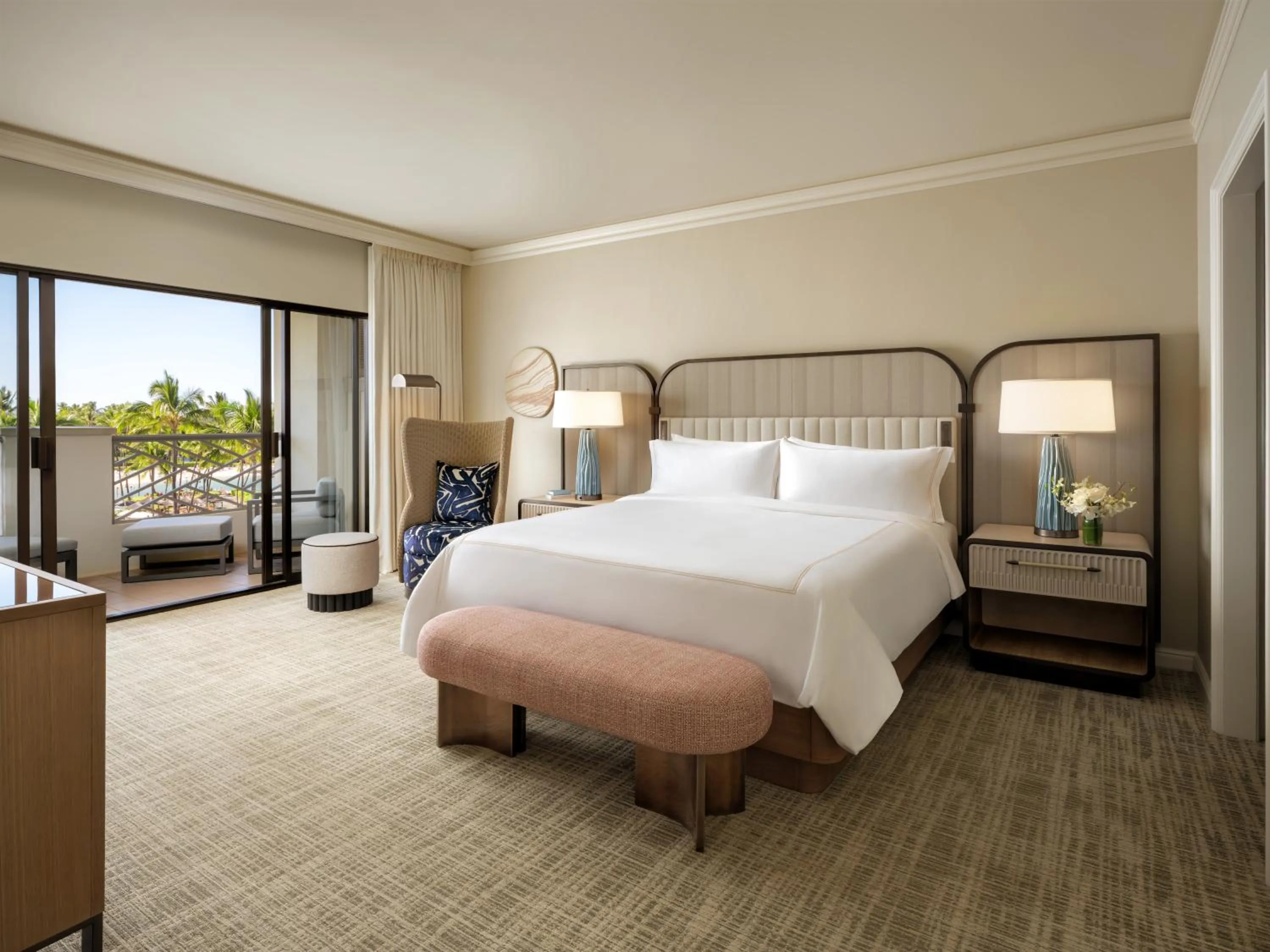 Property building, Bed in Fairmont Orchid Gold Experience