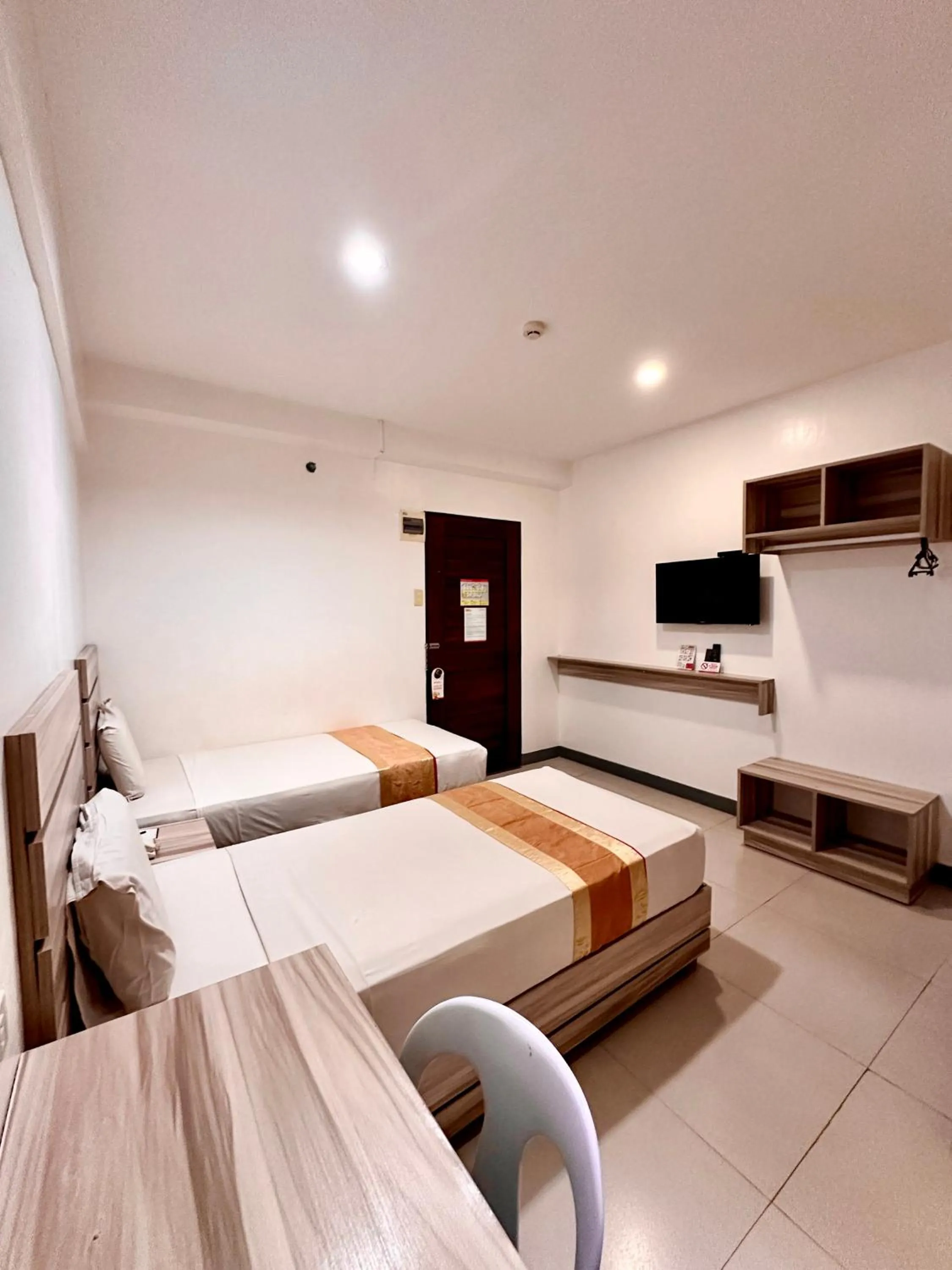 TV and multimedia, Bed in Travelbee Fuente Inn