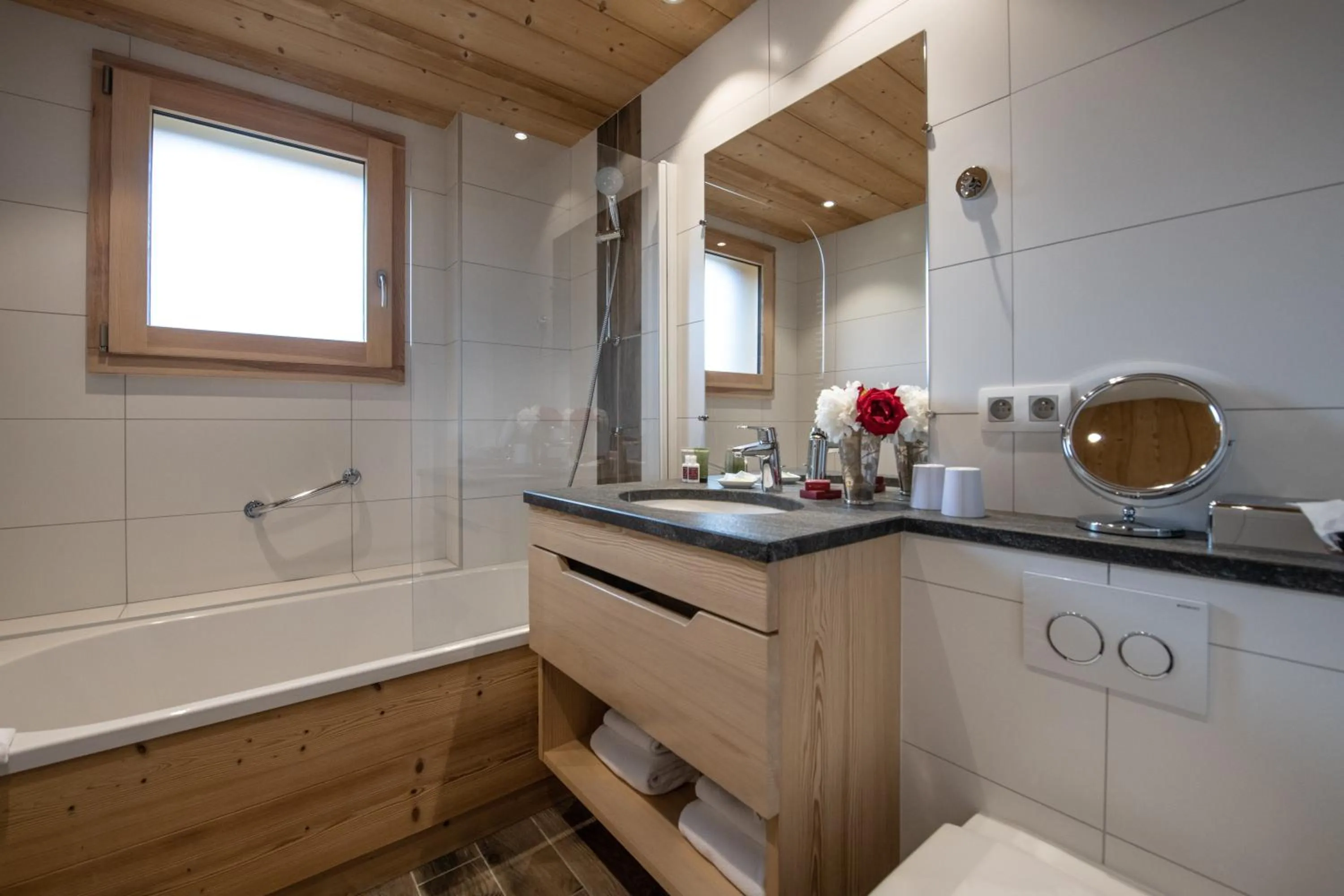 Bath in Le Chamois d'Or