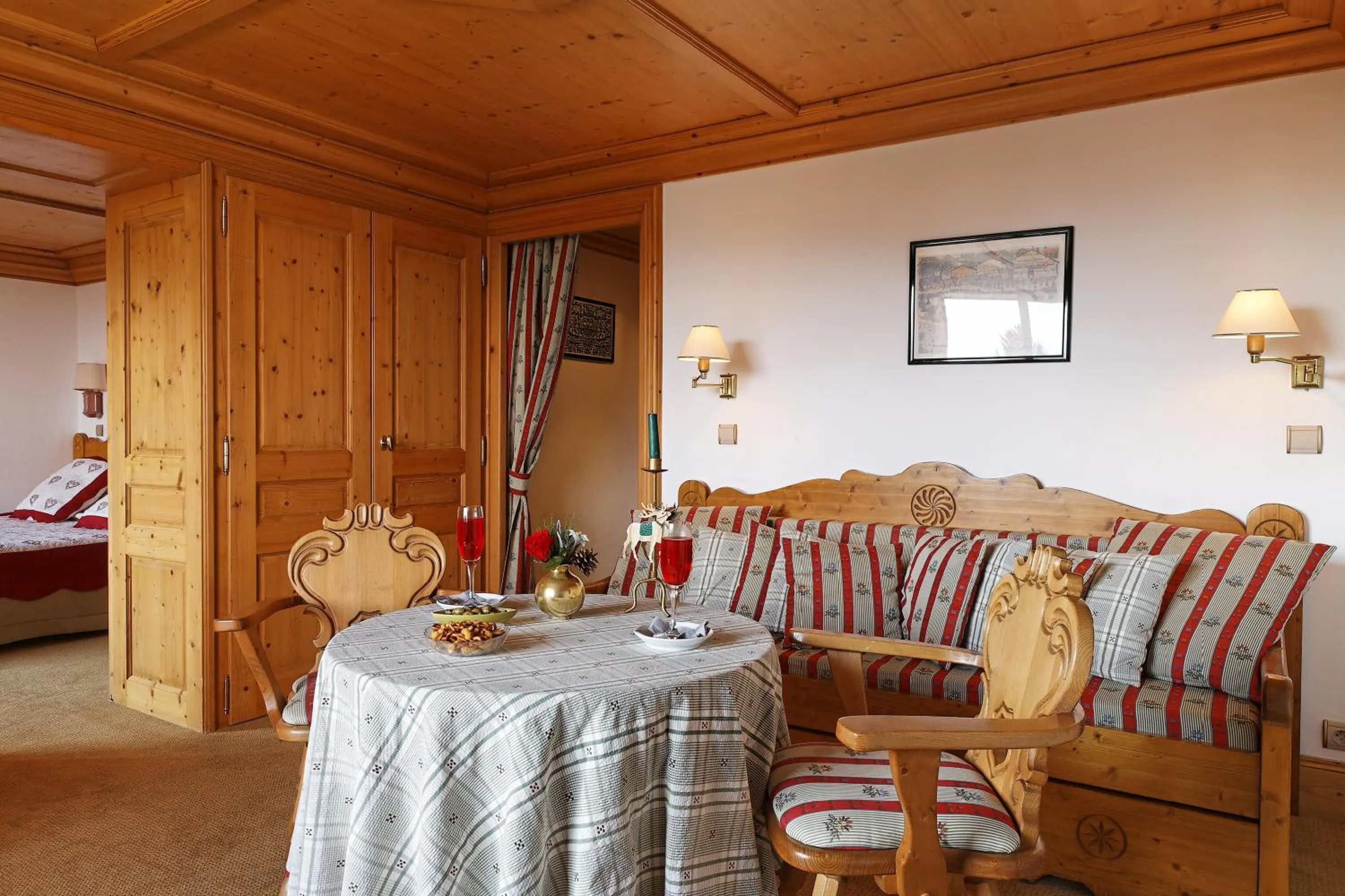 Dining area, Bed in Le Chamois d'Or