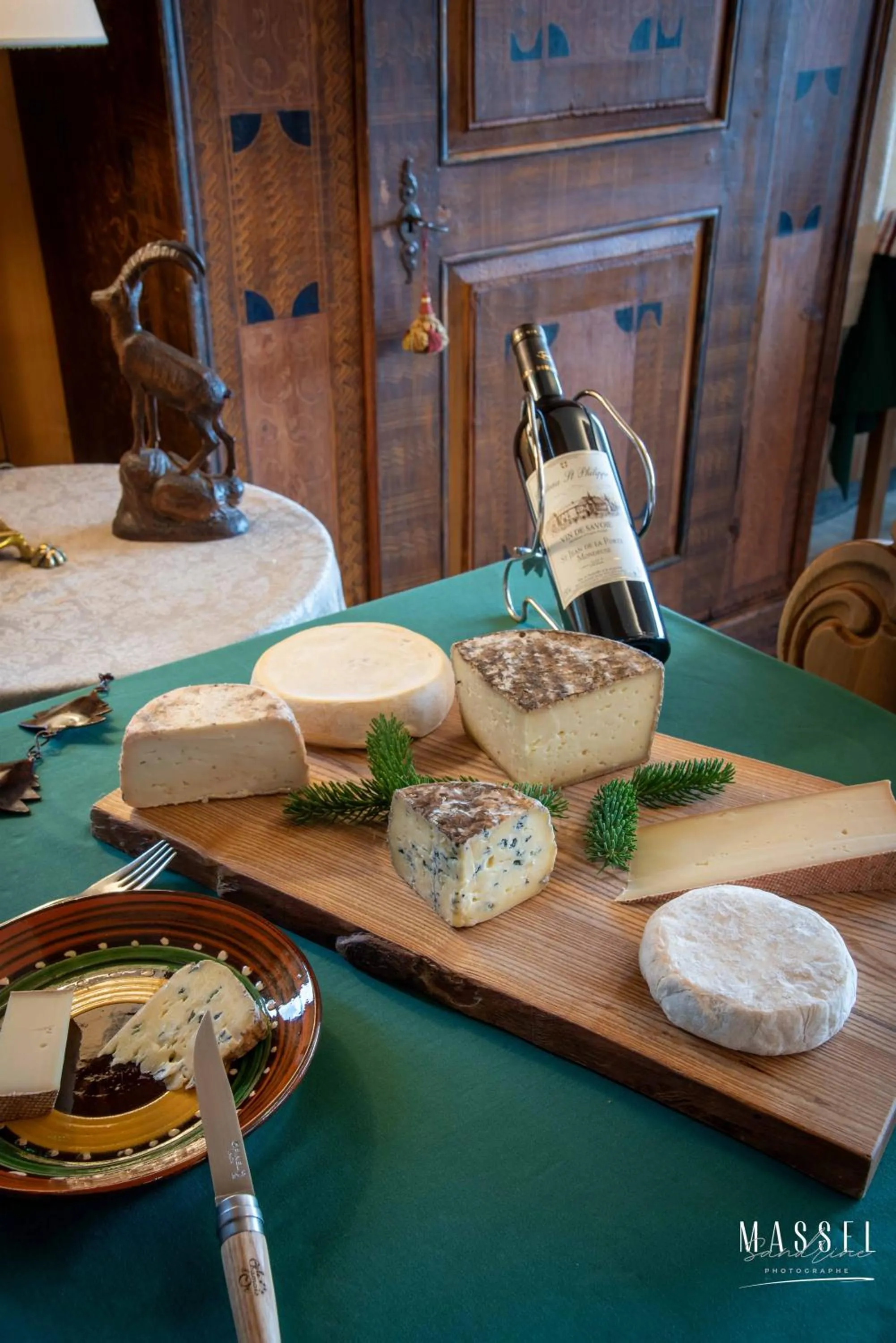 Restaurant/places to eat in Le Chamois d'Or