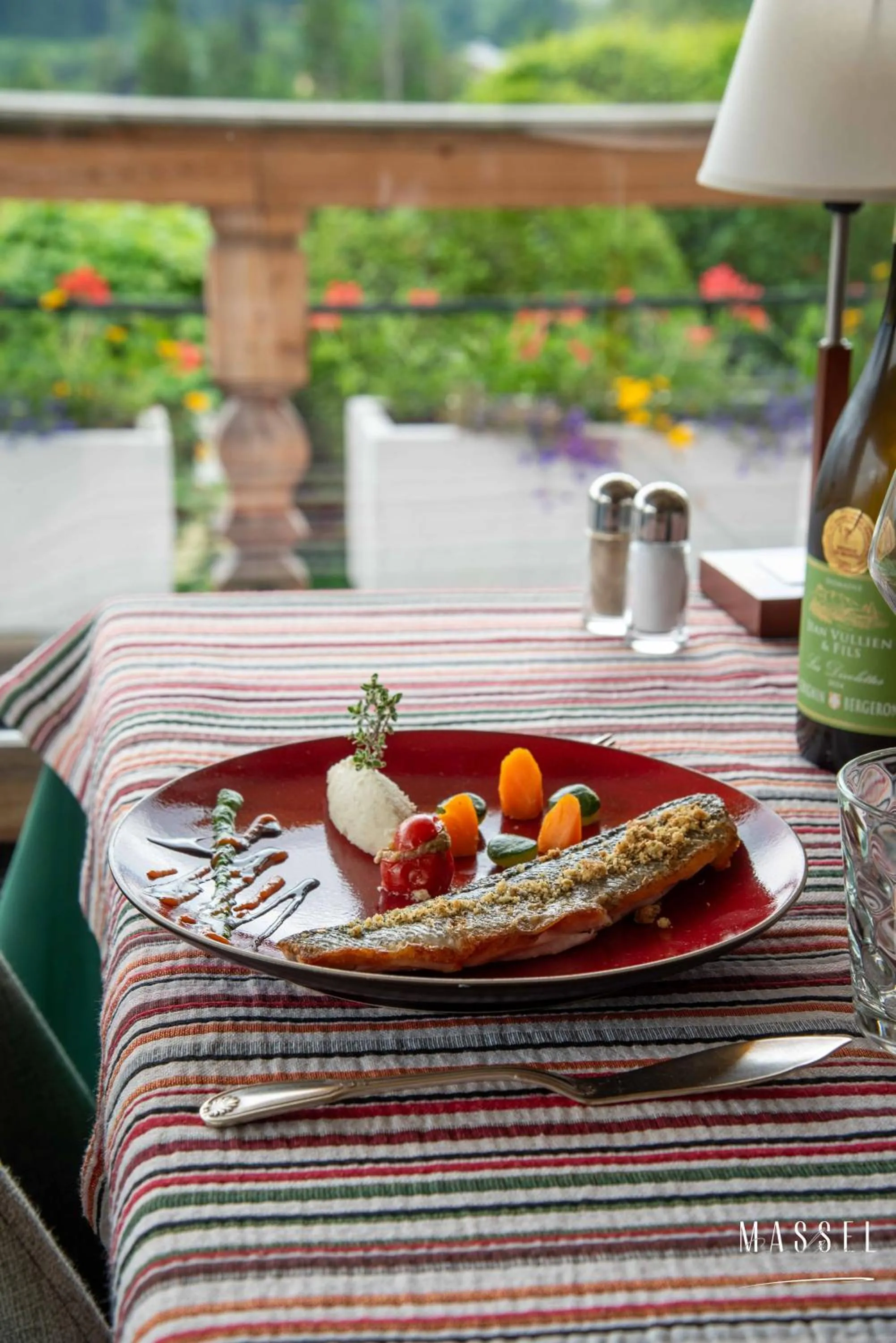 Restaurant/places to eat in Le Chamois d'Or