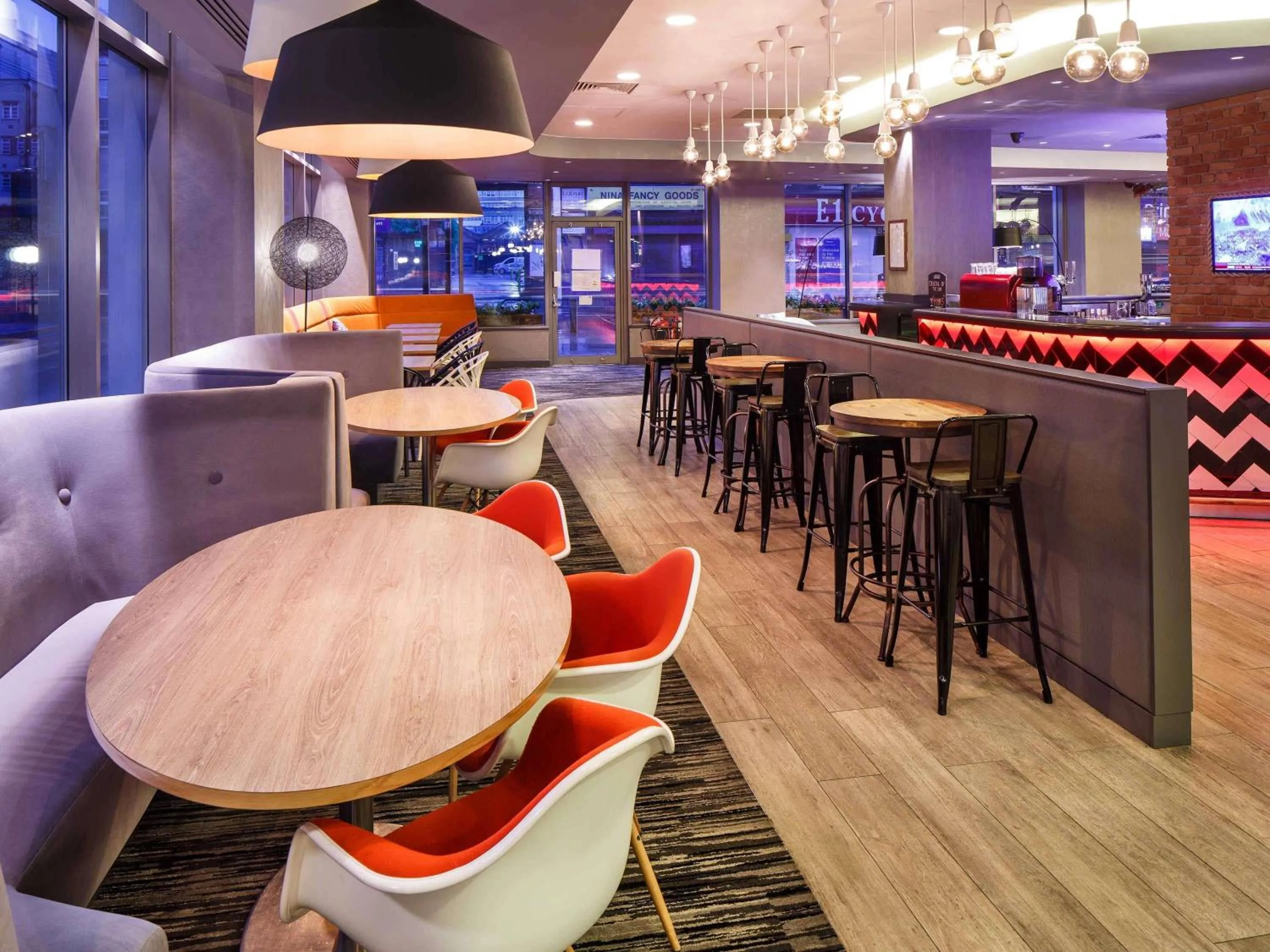 Lounge or bar in ibis London City - Shoreditch