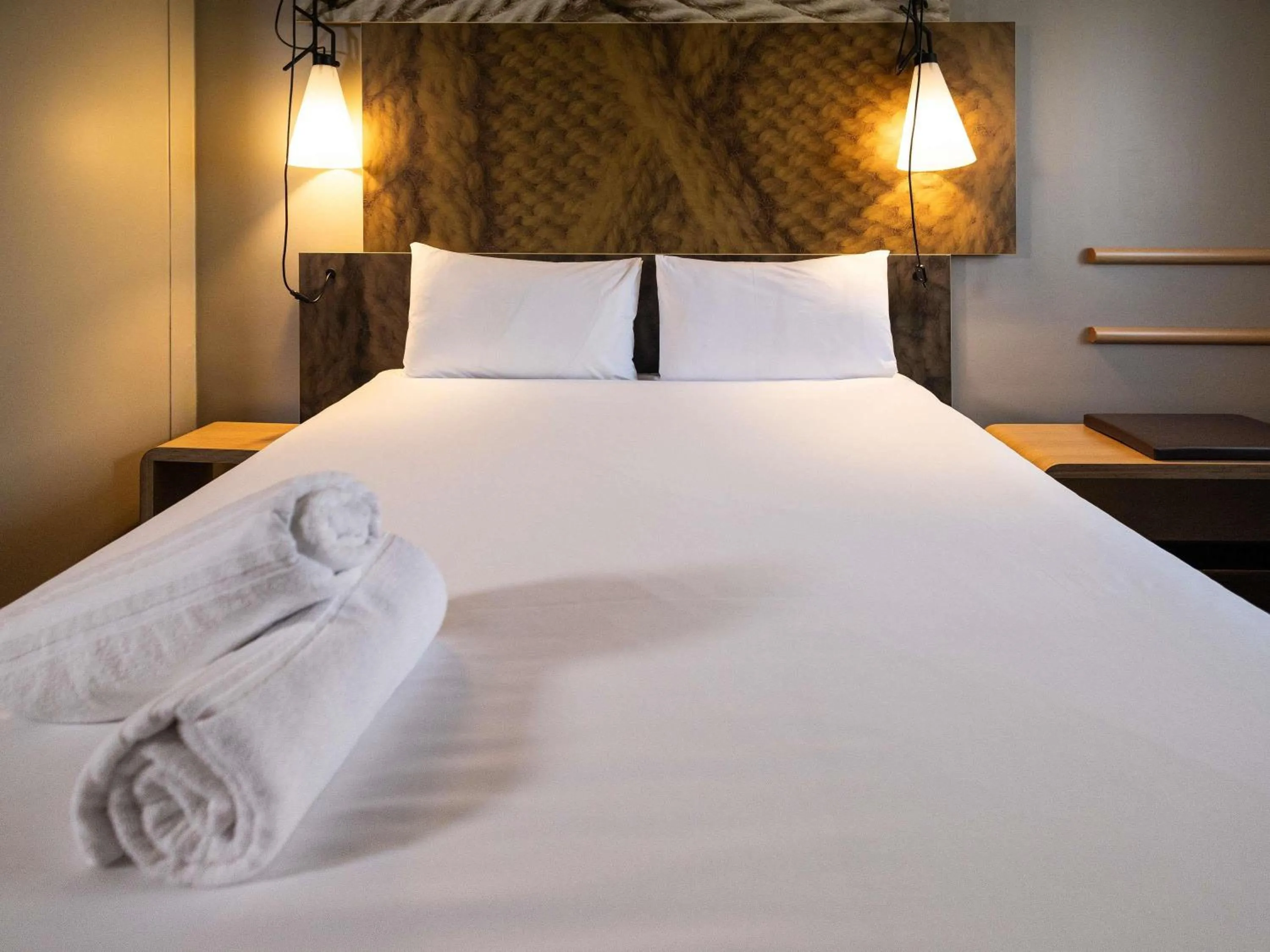 Bedroom, Bed in ibis London City - Shoreditch