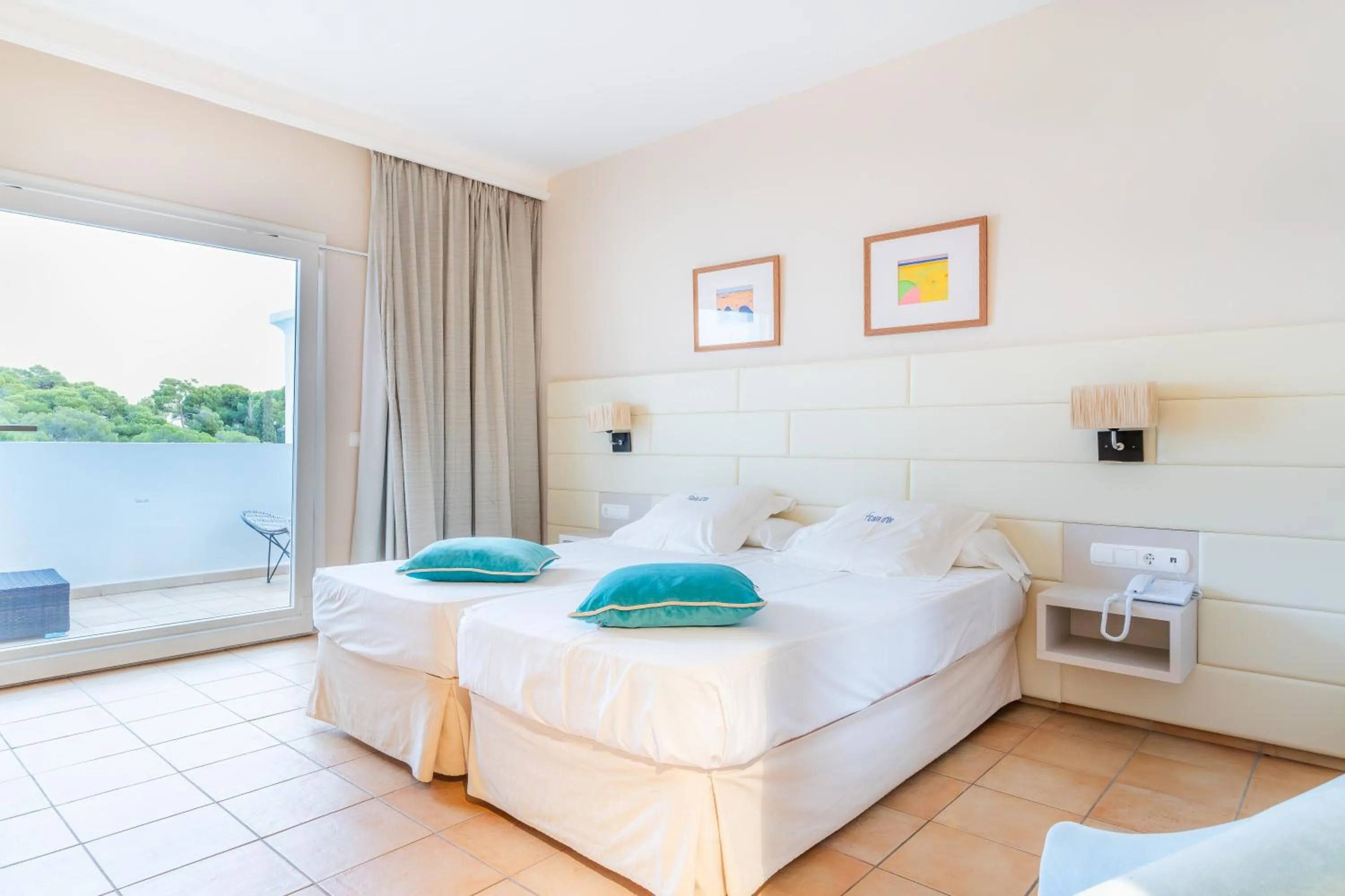 Bed in Hotel Cala Dor - Adults Only