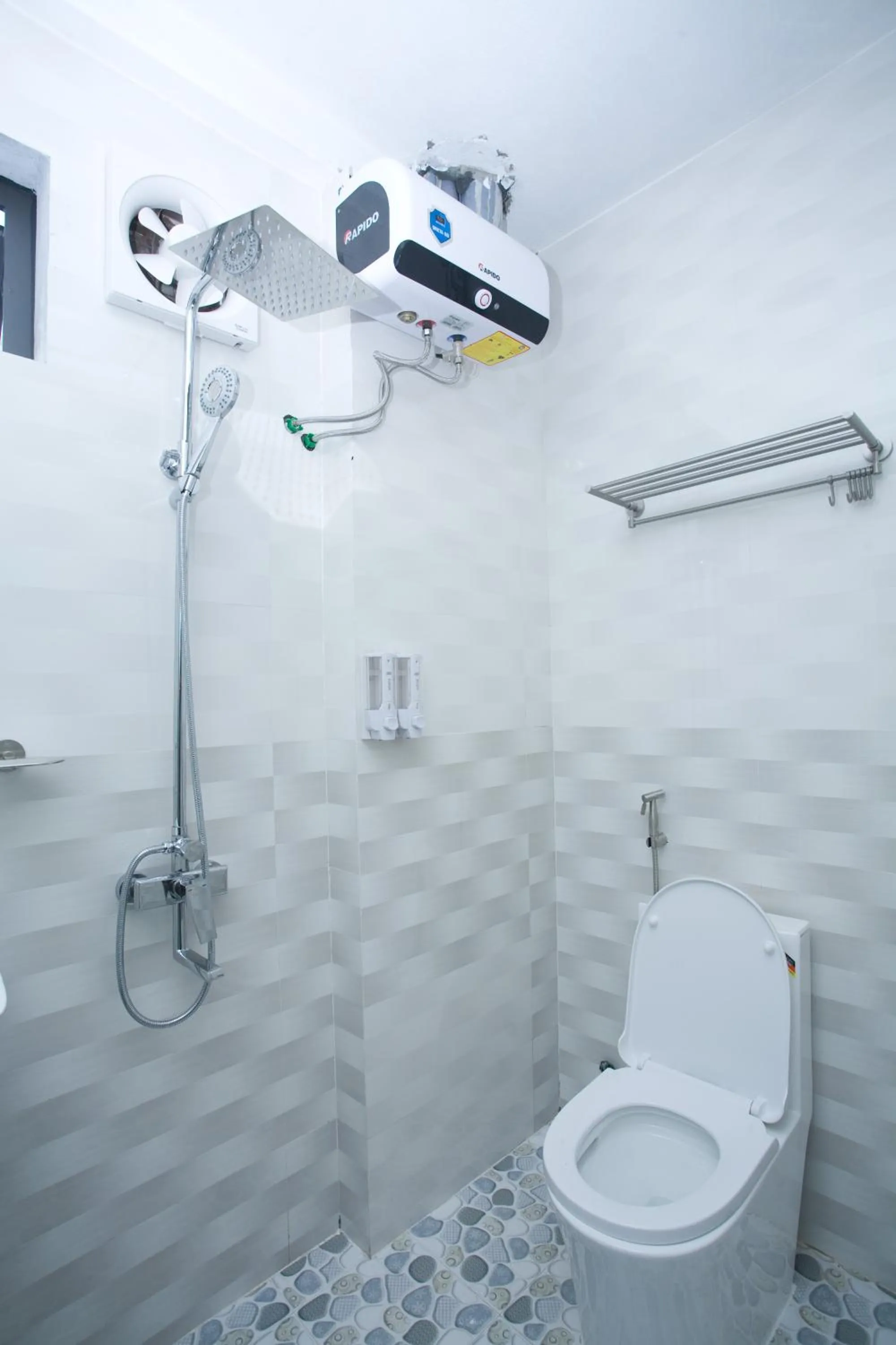 Bathroom in Golden Forest Homestay