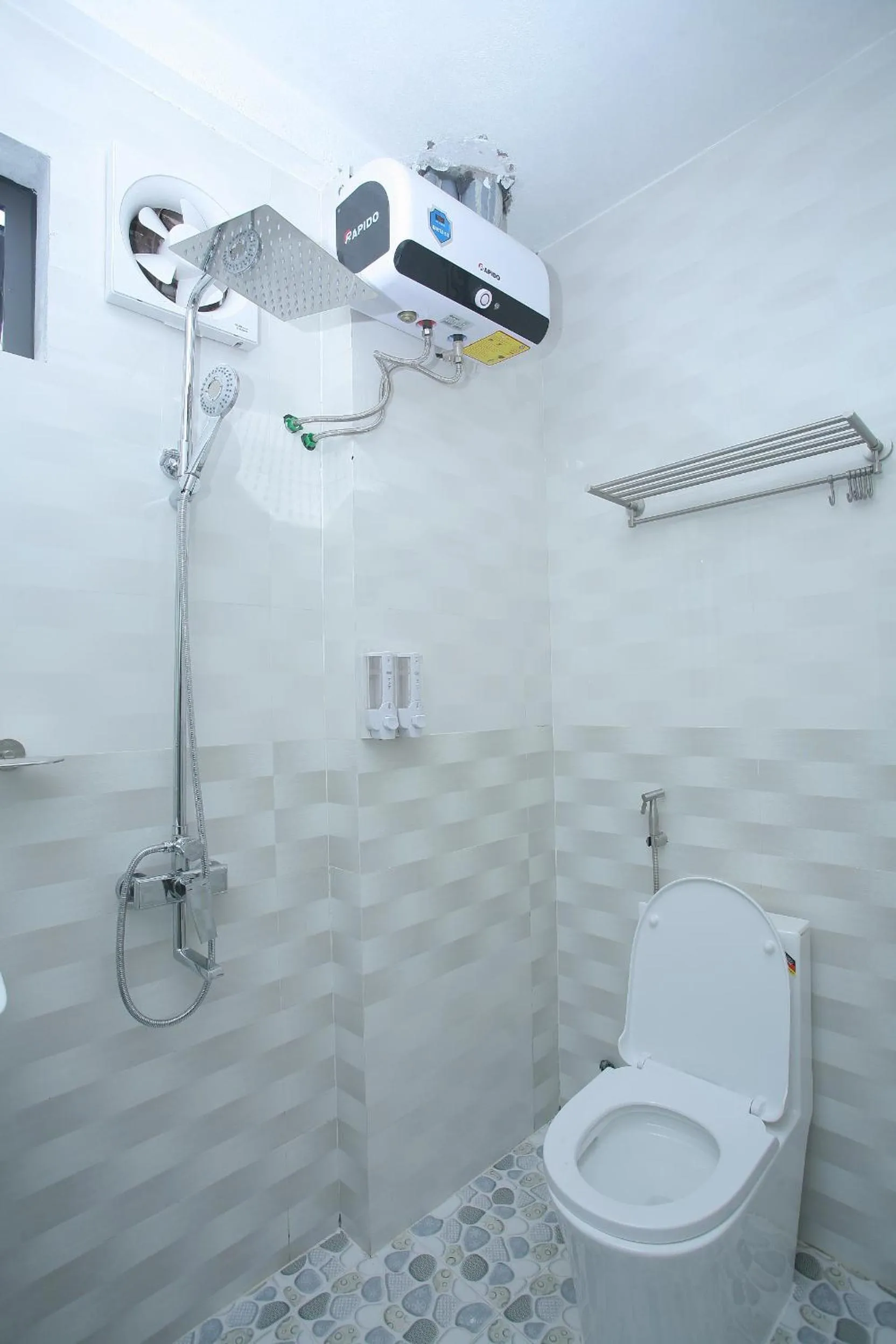 Bathroom in Golden Forest Homestay