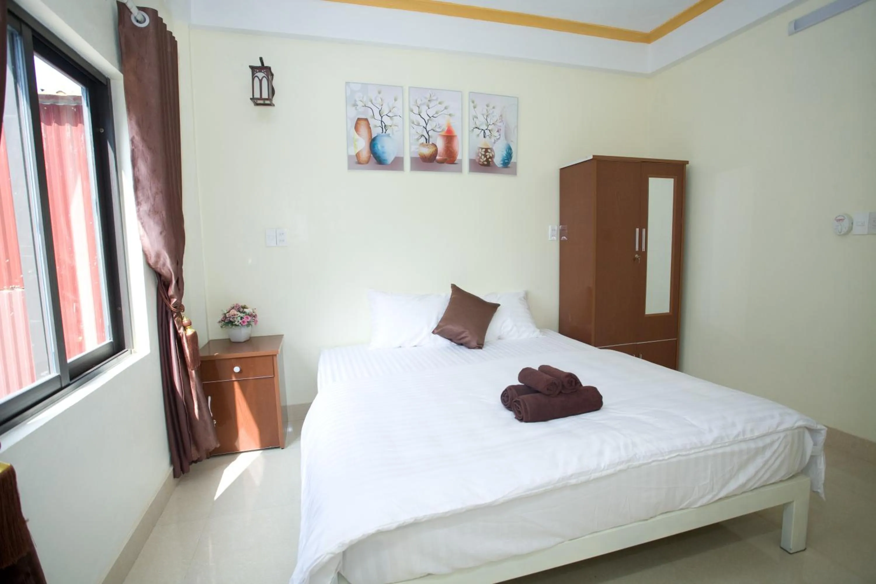 Photo of the whole room, Bed in Golden Forest Homestay