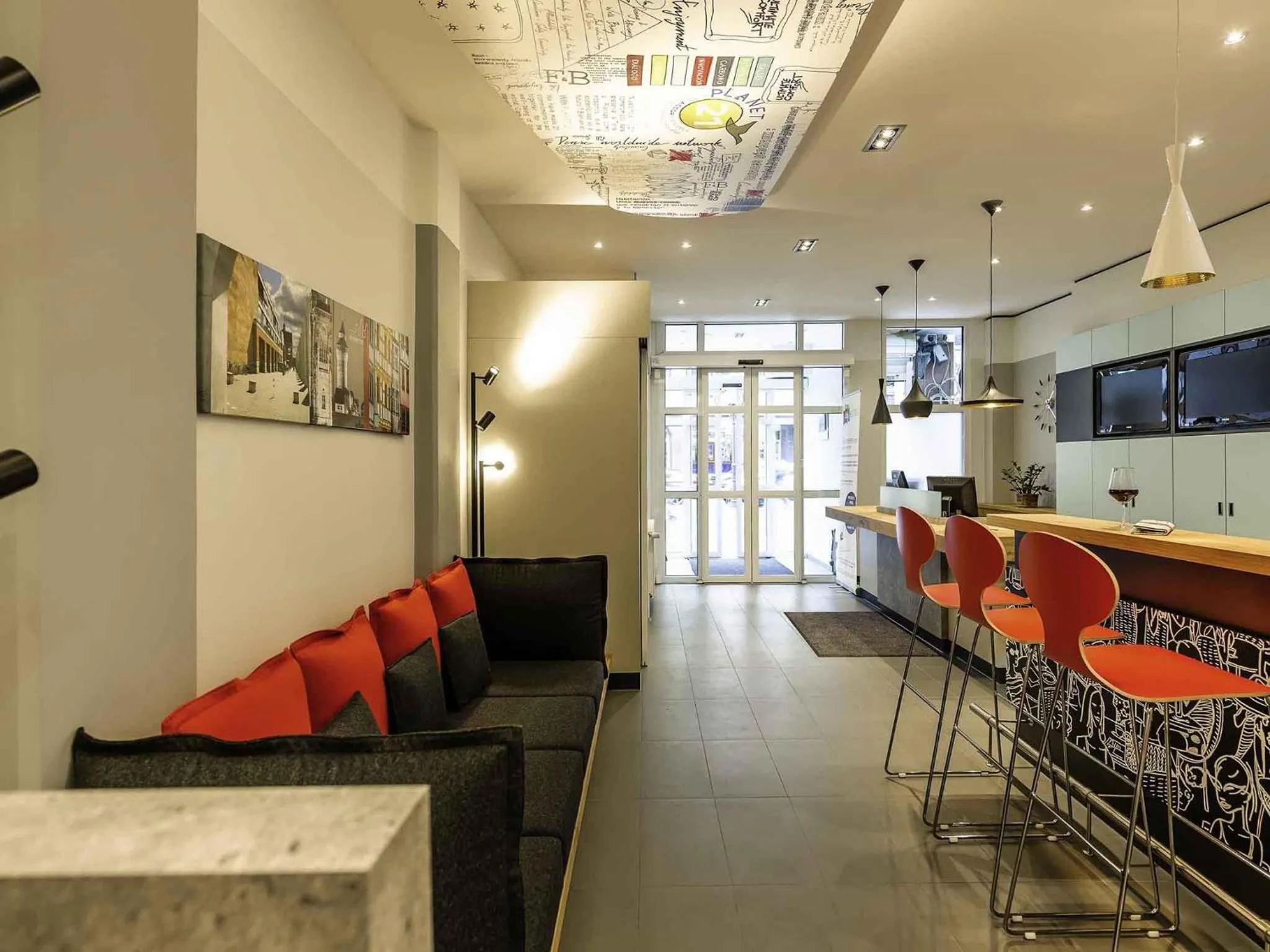 Lounge or bar in ibis Hotel Nürnberg Altstadt