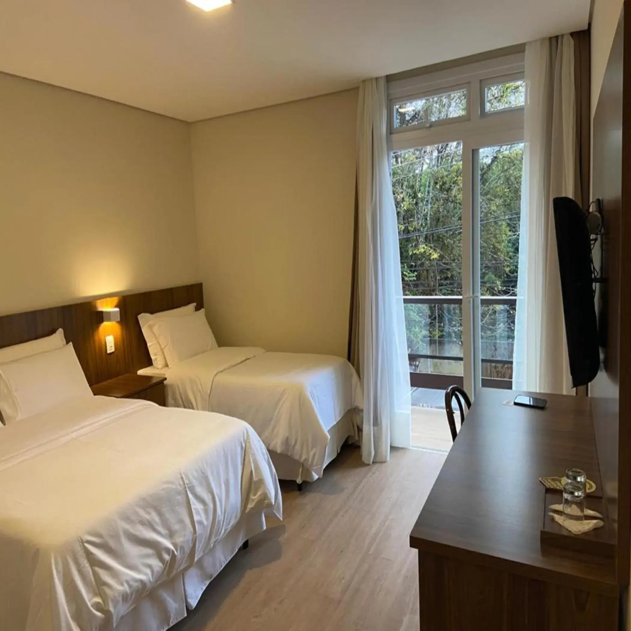 Deluxe Triple Room in Hotel Chateau Deluxe Triple Room in Hotel Chateau