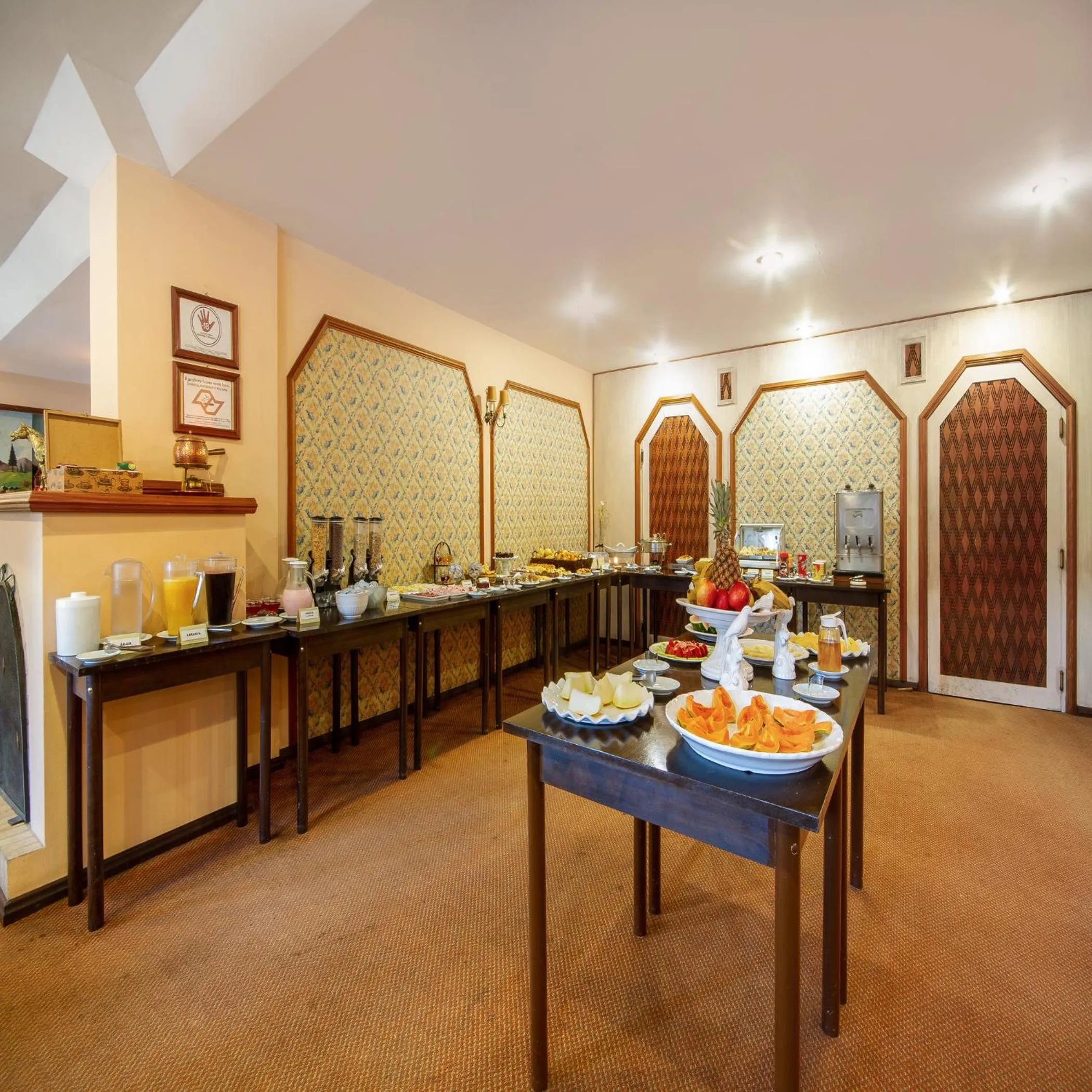 Breakfast in Hotel Chateau