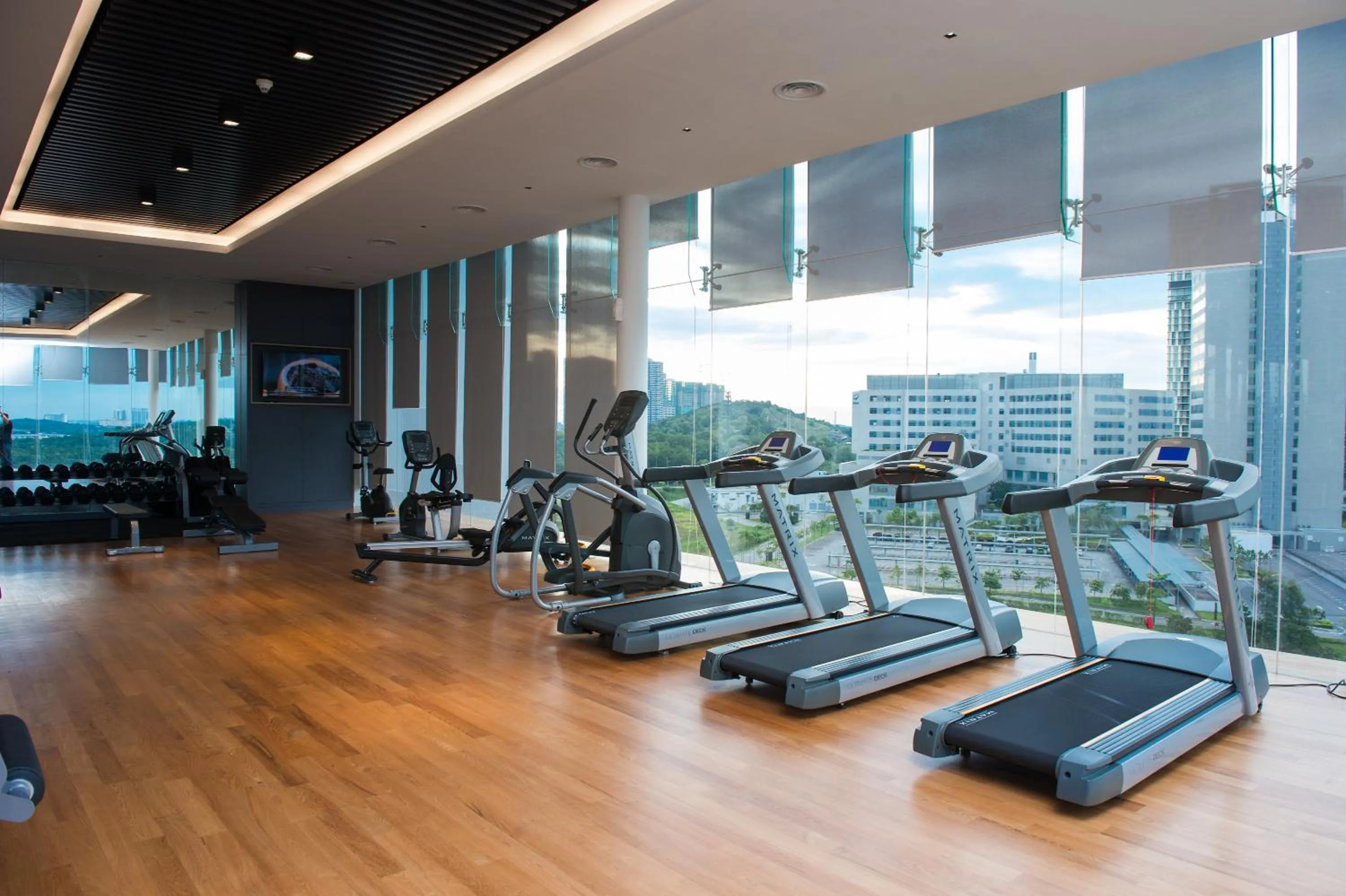 Fitness centre/facilities in Grand Medini Suites by RR JBcity