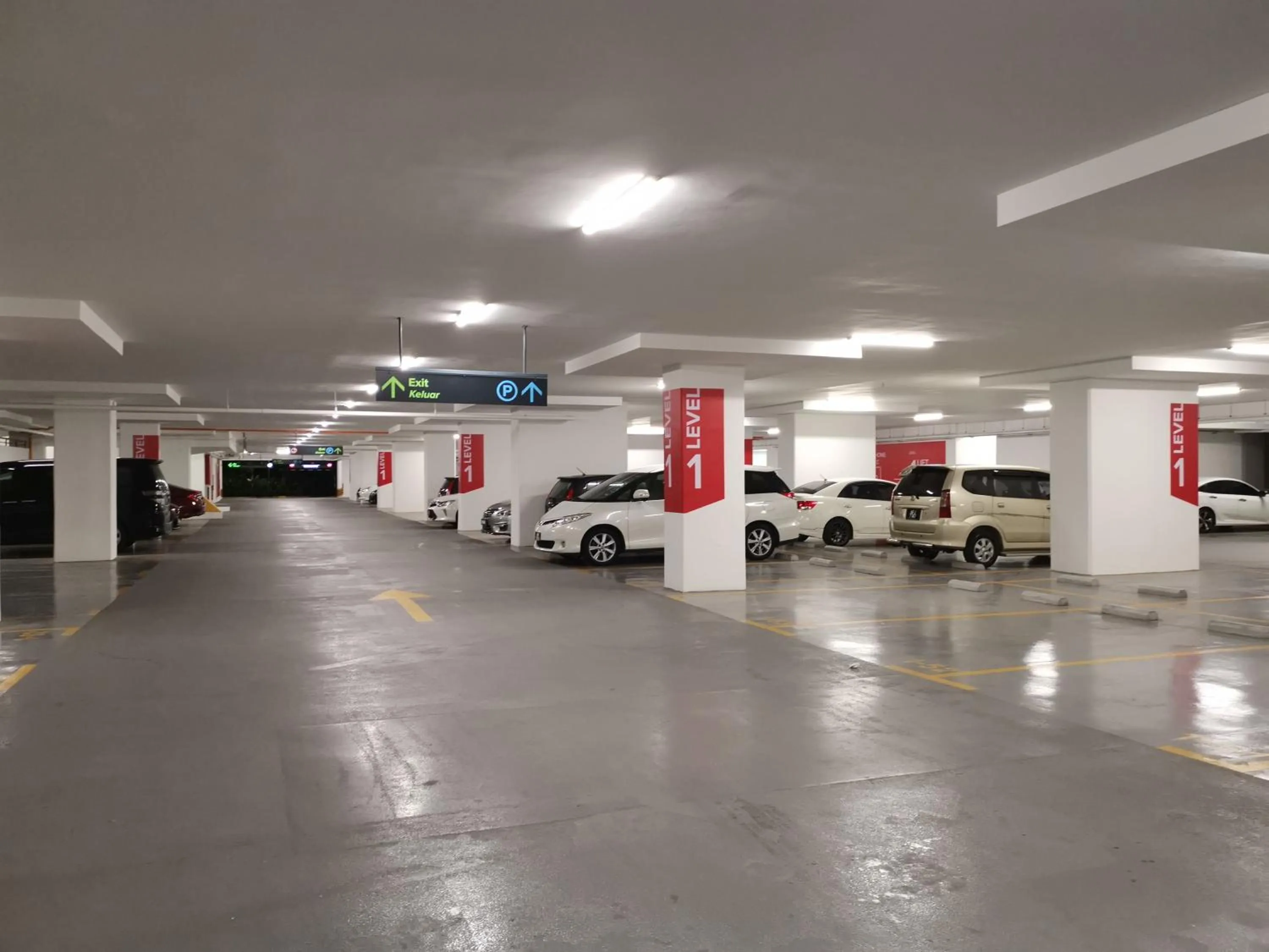 Parking in Grand Medini Suites by RR JBcity