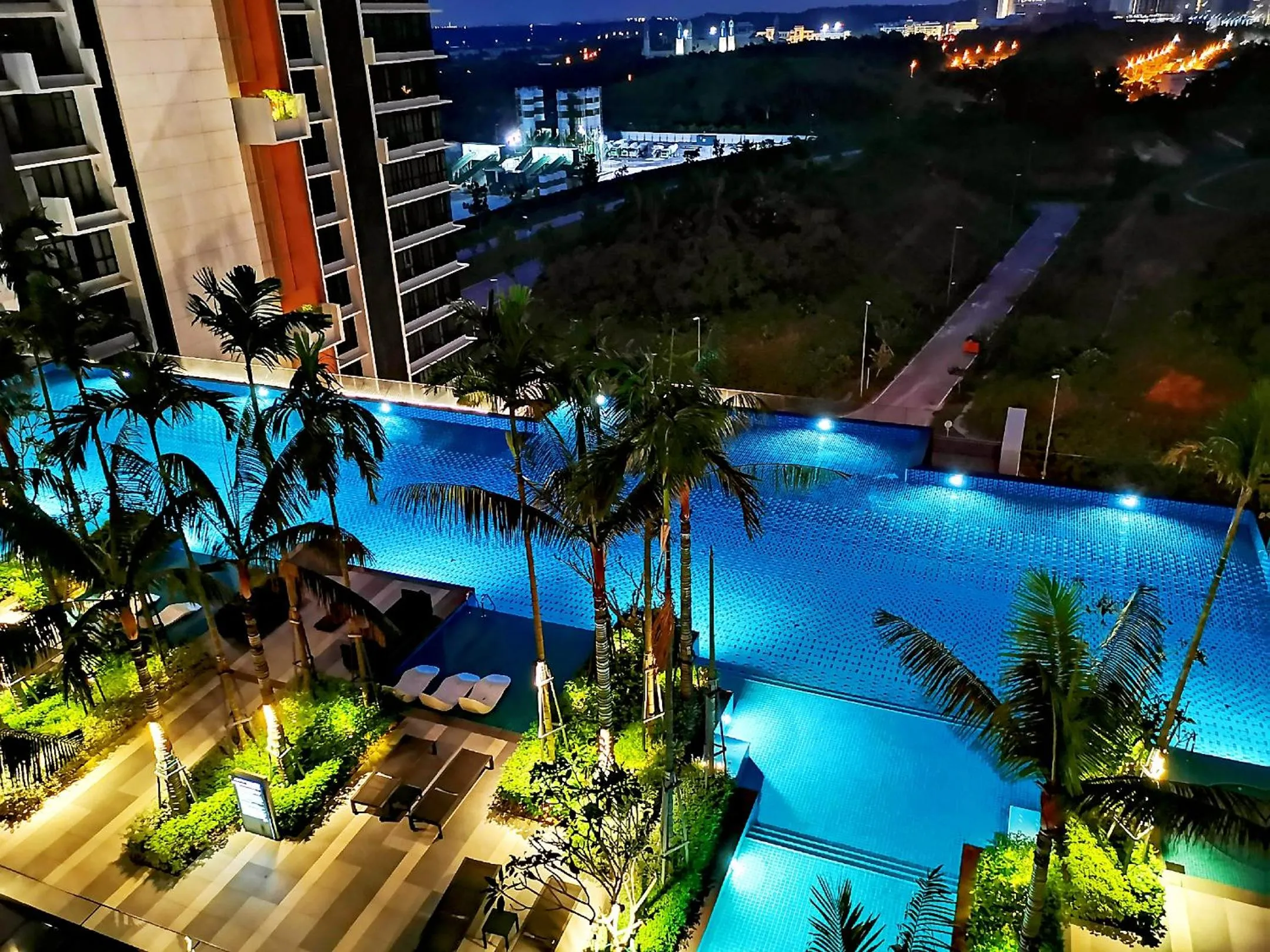 Pool view in Grand Medini Suites by RR JBcity