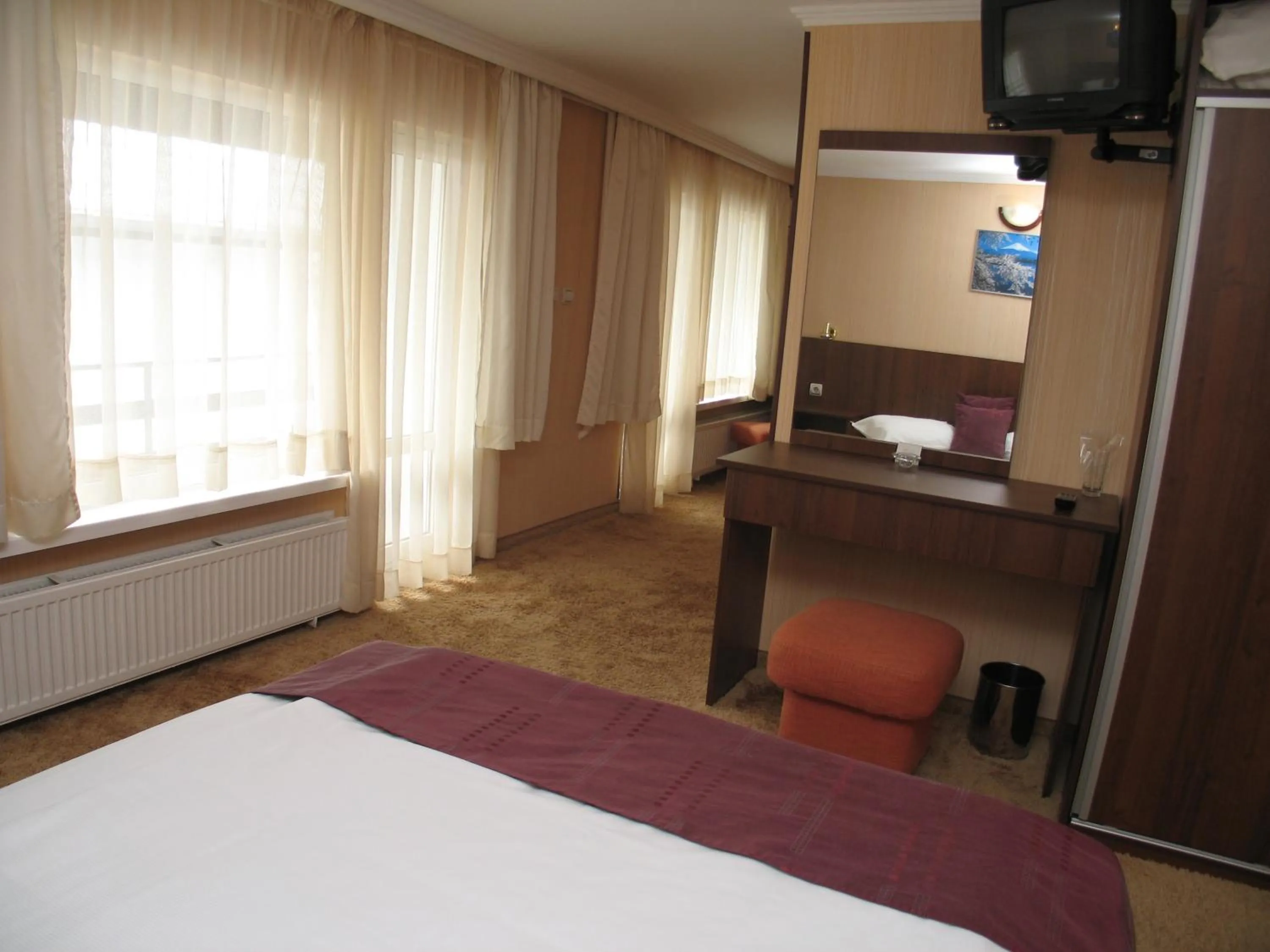 Bedroom, Bed in Family Hotel Yagoda88
