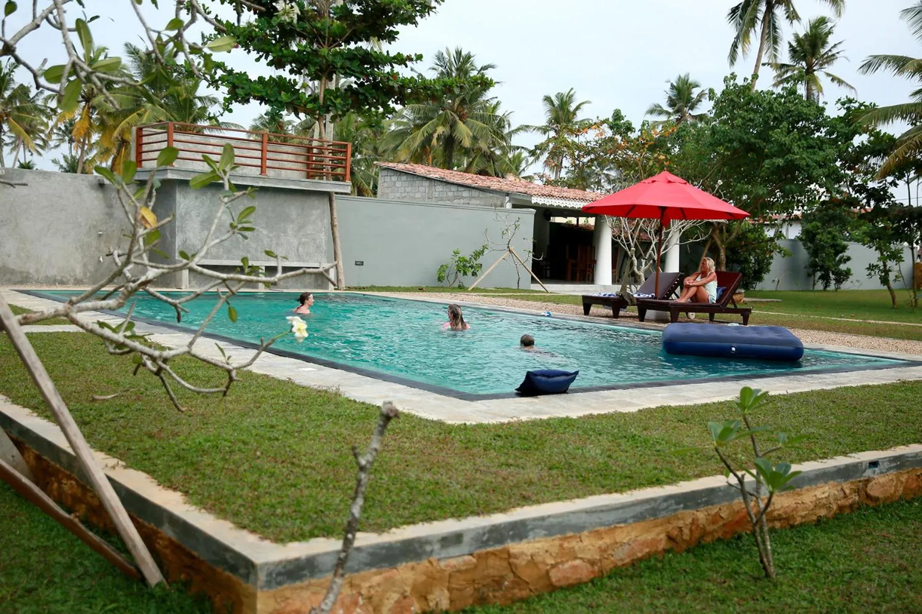 Swimming pool in Samaraana