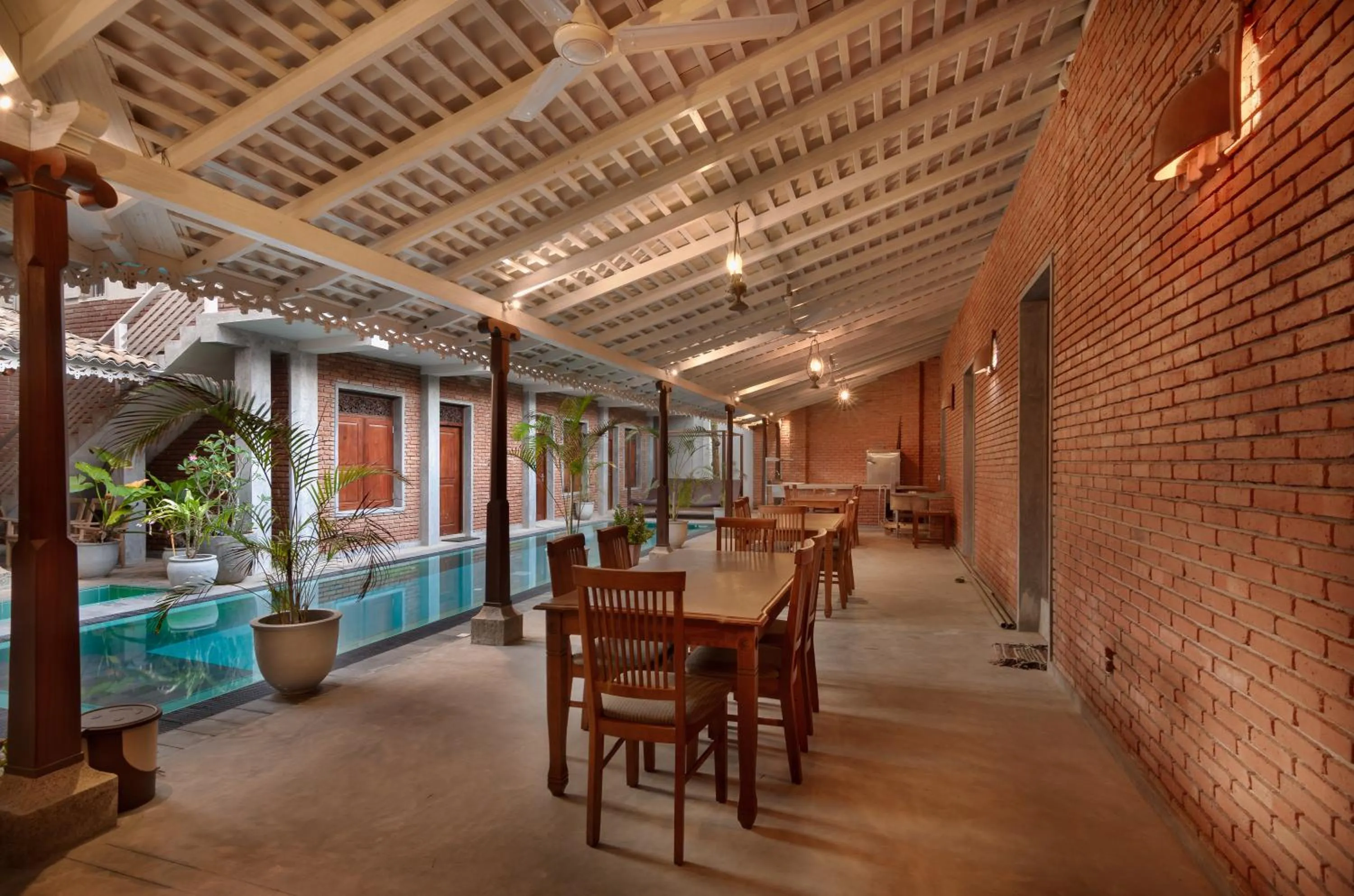 Swimming pool in Samaraana