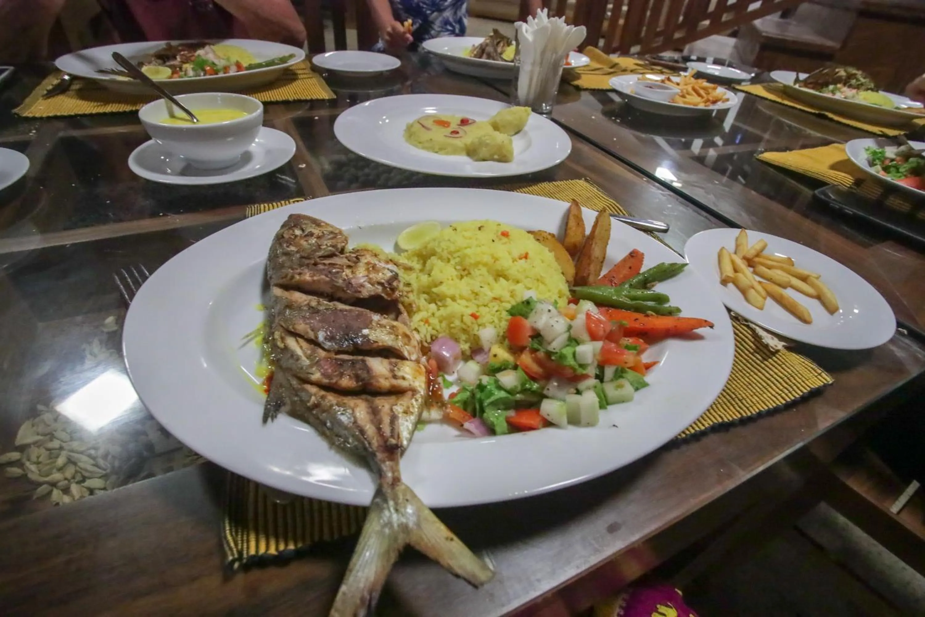 Food and drinks in Samaraana