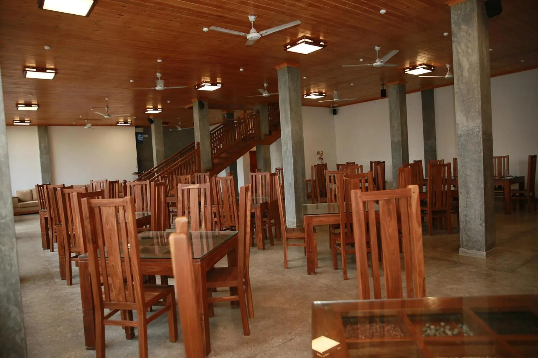 Restaurant/places to eat in Samaraana