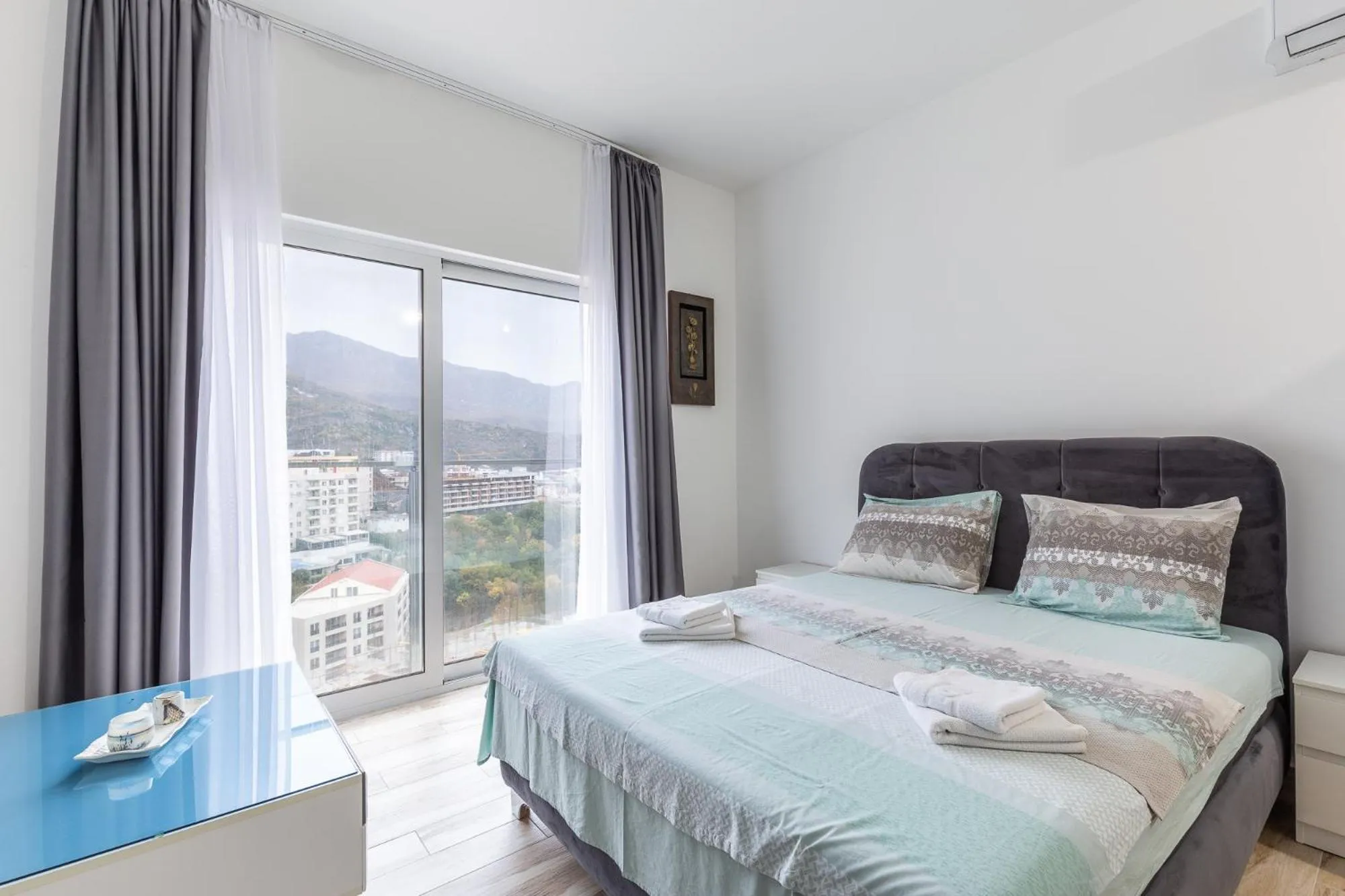 Bed in Sunny Side Wellness Resort & Spa