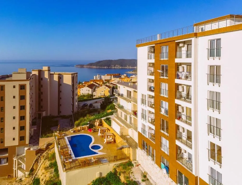 Property building in Sunny Side Wellness Resort & Spa