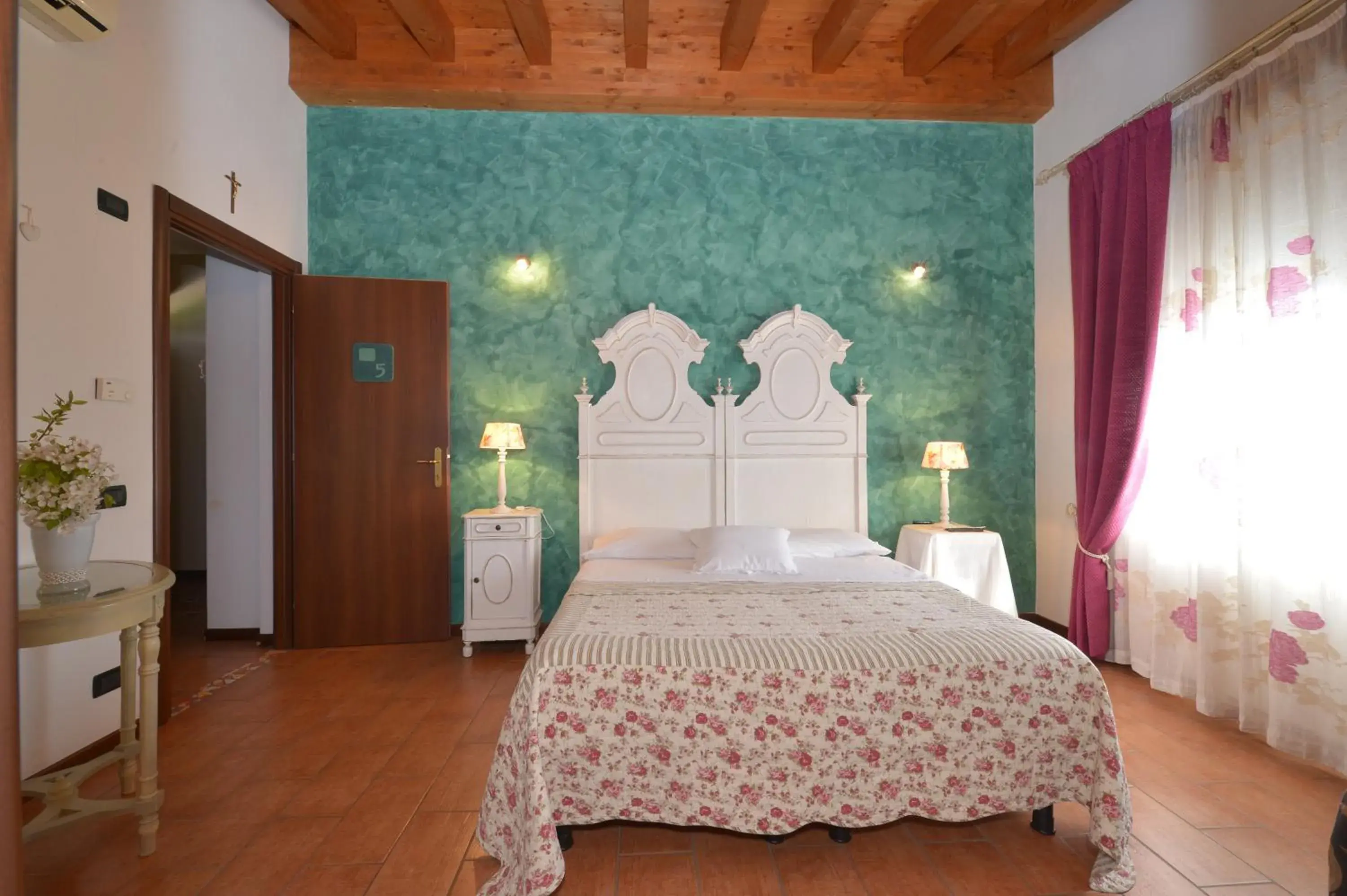 Double or Twin Room in Girelli Sorelle Double or Twin Room in Girelli Sorelle
