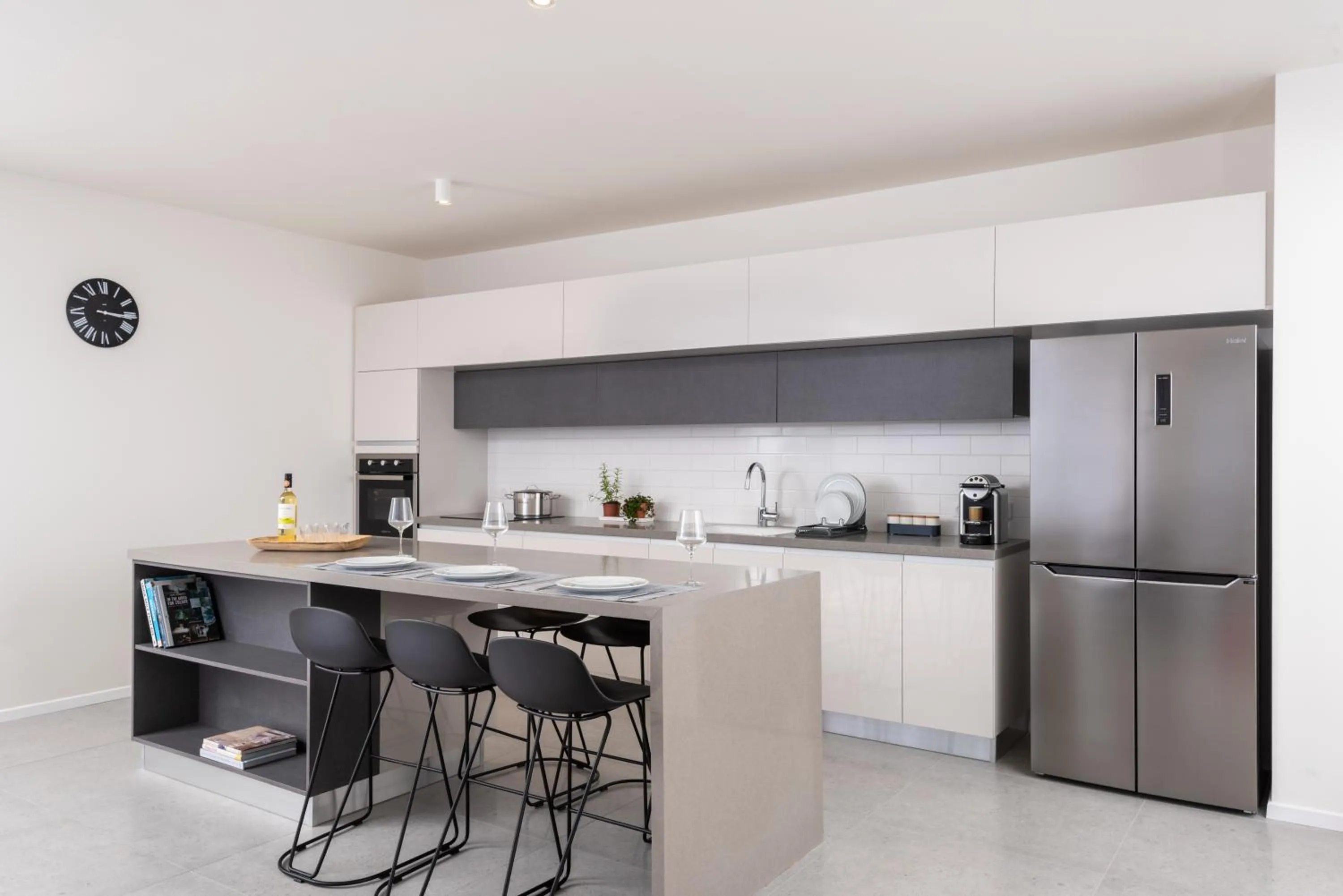 Kitchen or kitchenette in master Shenkin