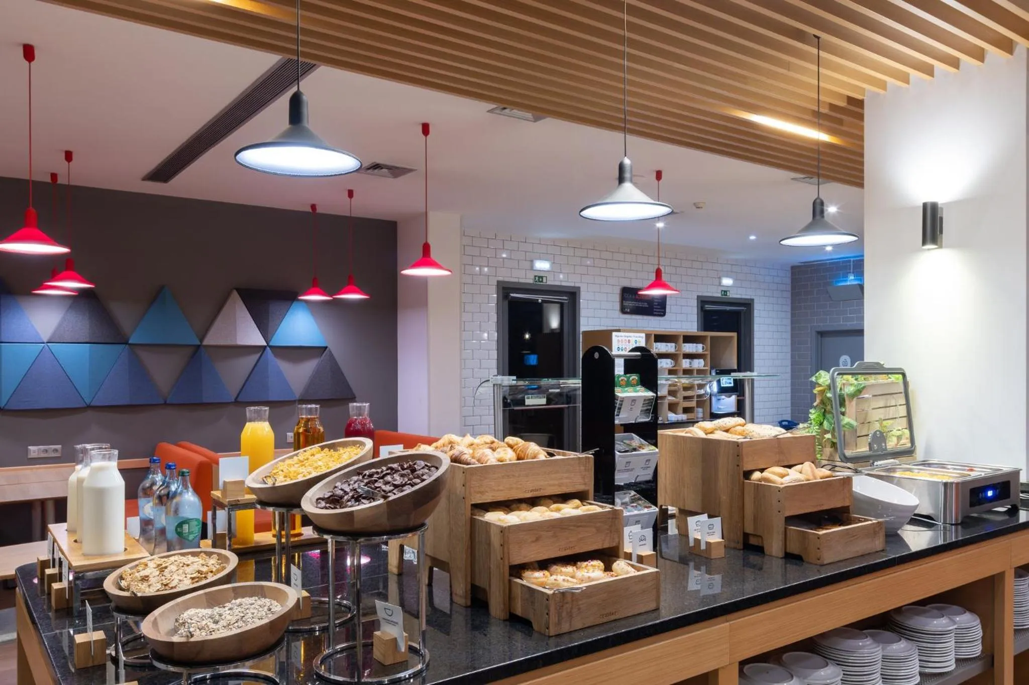 Breakfast in Holiday Inn Express Porto Exponor by IHG