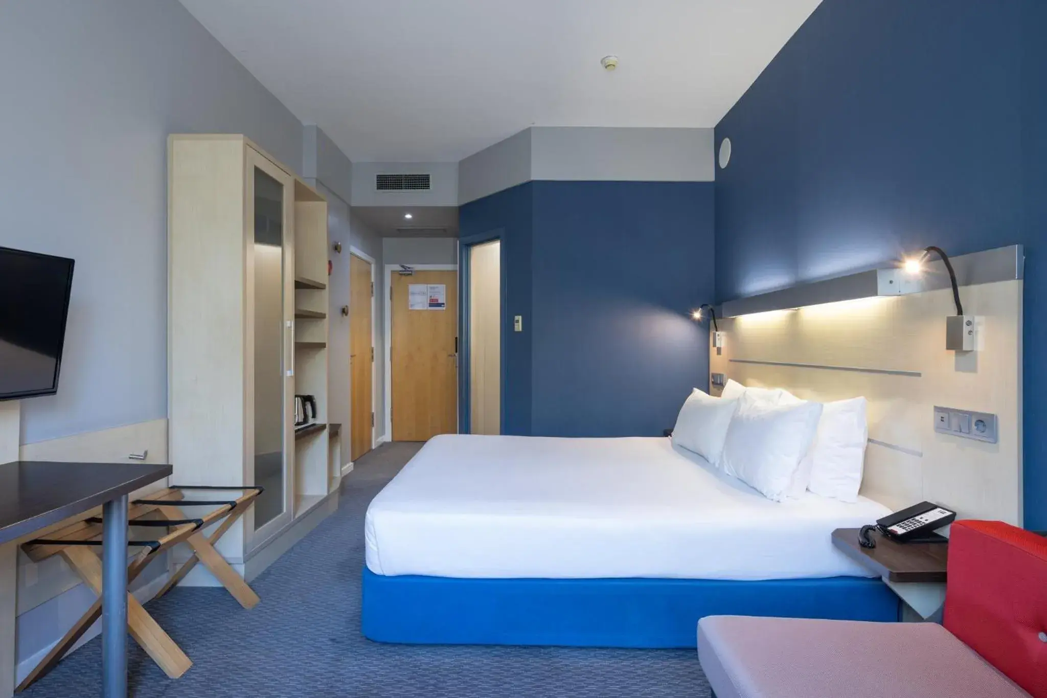 Standard Double Room with Sofa Bed in Holiday Inn Express Porto Exponor by IHG Standard Double Room with Sofa Bed in Holiday Inn Express Porto Exponor by IHG