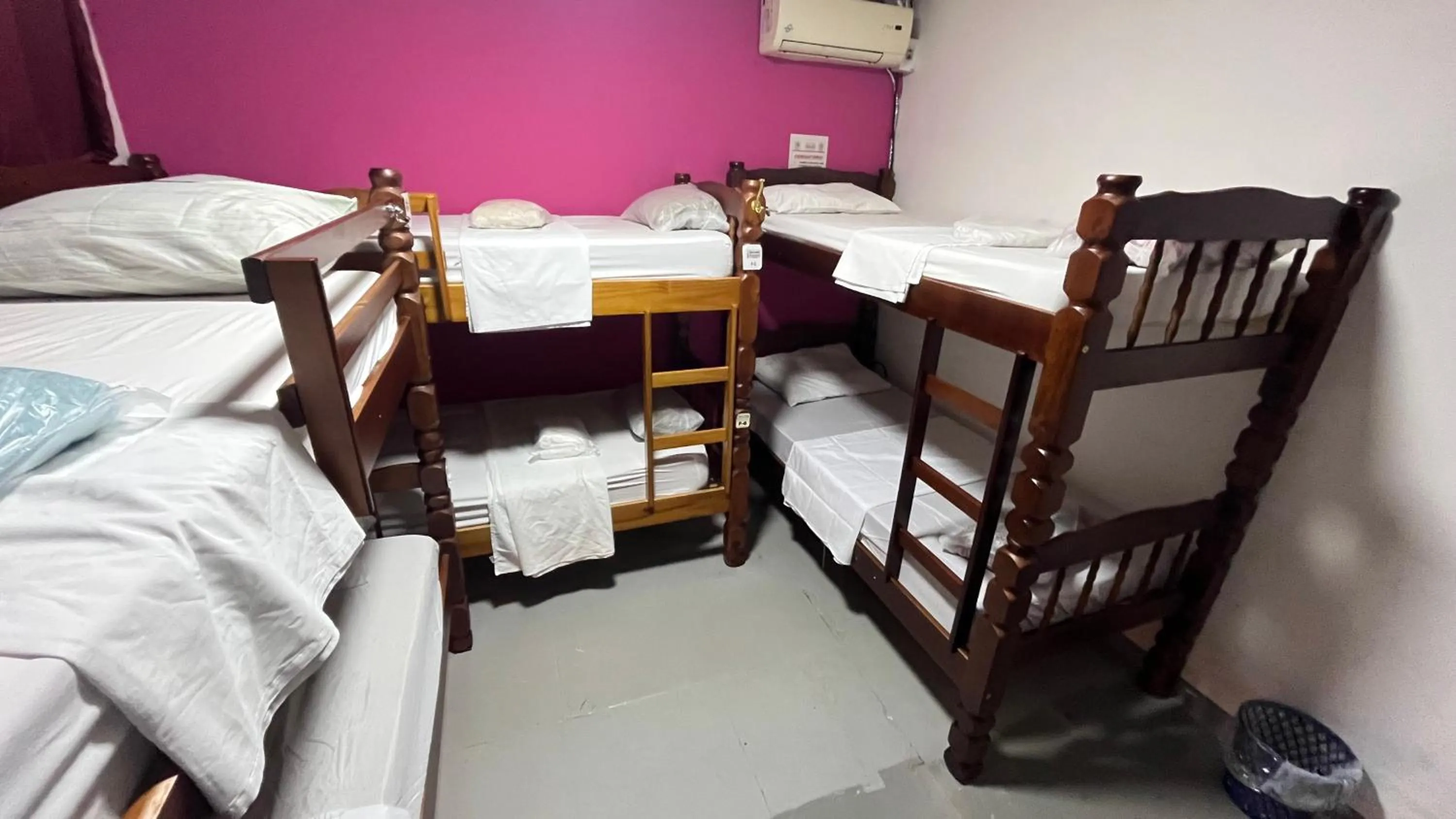 Photo of the whole room, Bed in COACHHOSTEL7