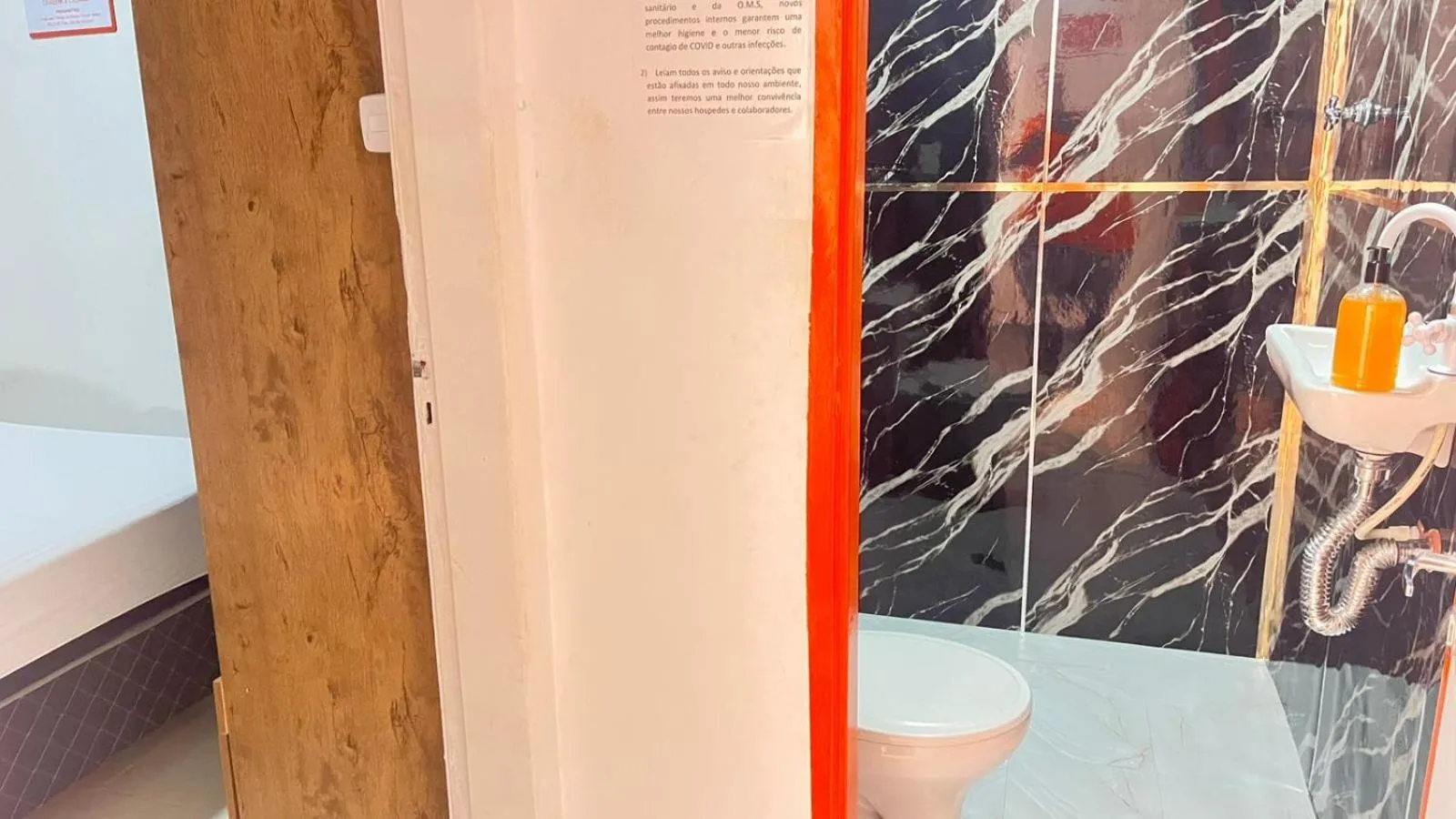 Shower in COACHHOSTEL7