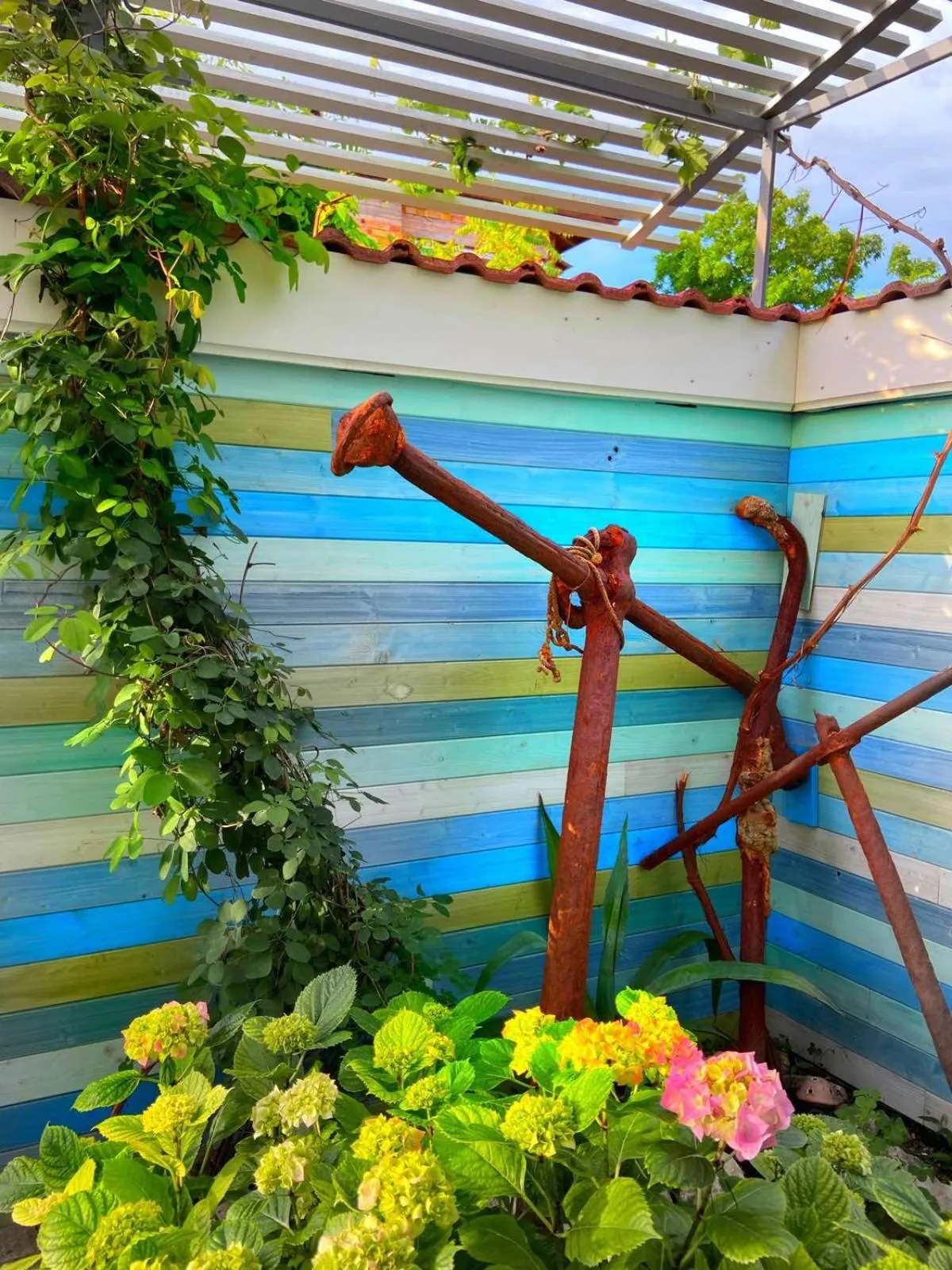 Garden view in Lilia 2 Family Hotel