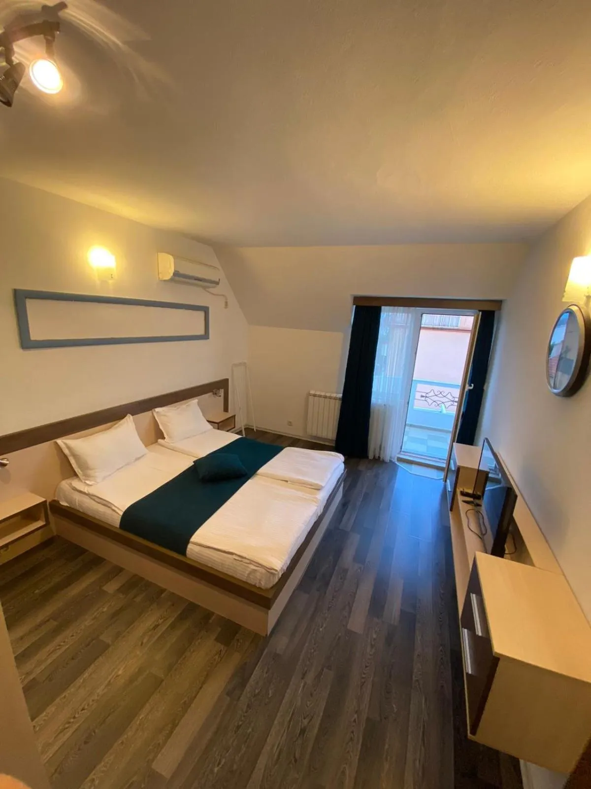 Bed in Lilia 2 Family Hotel