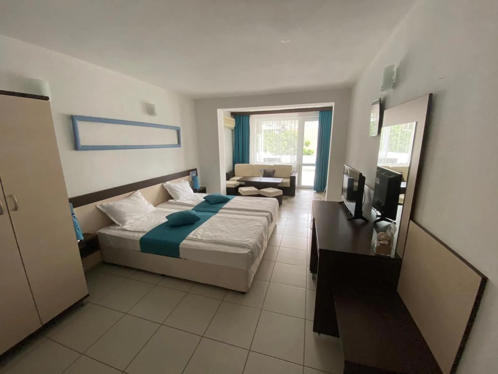 Photo of the whole room in Lilia 2 Family Hotel