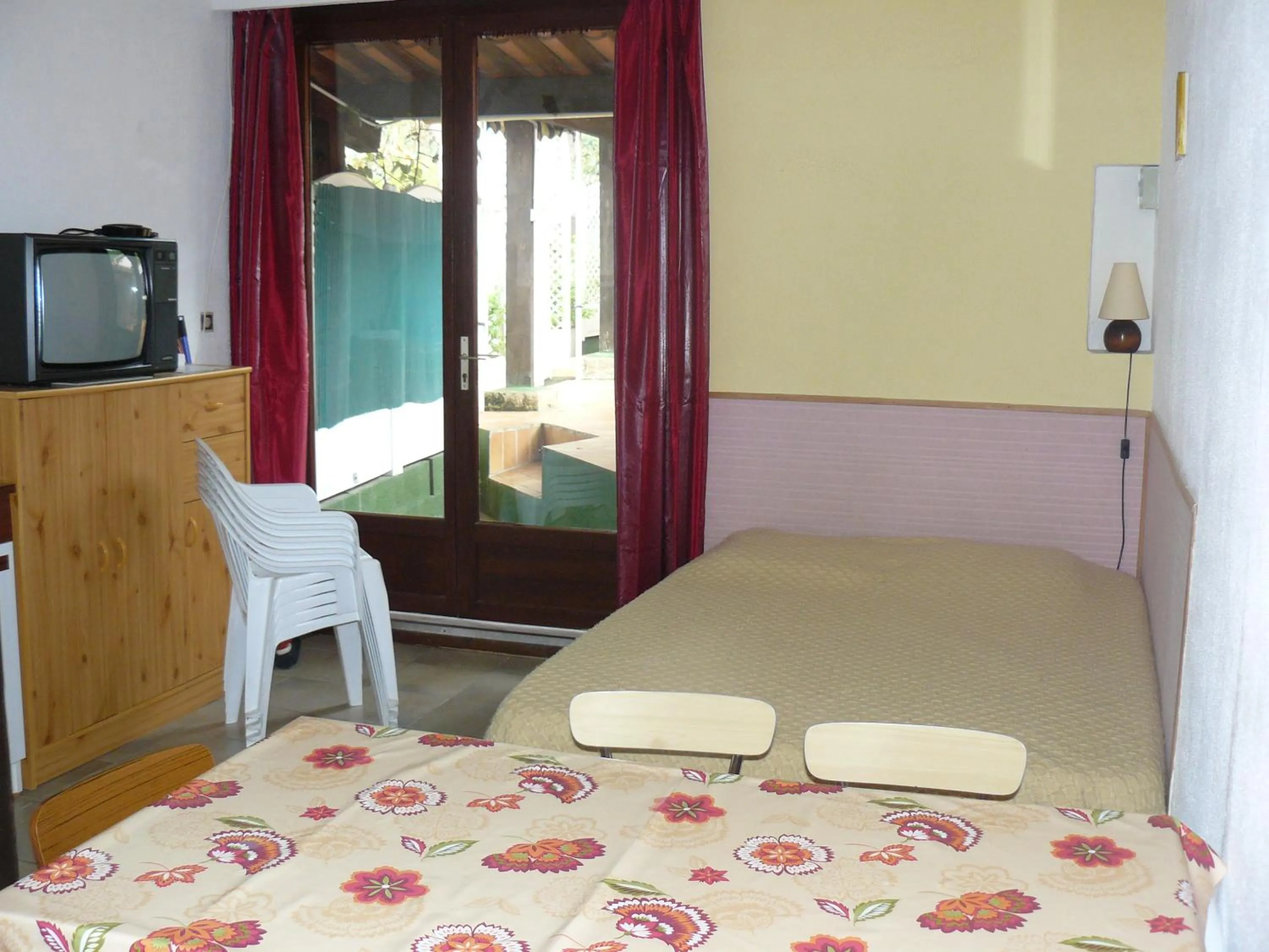 Dining area in Le Claux des Hespérides