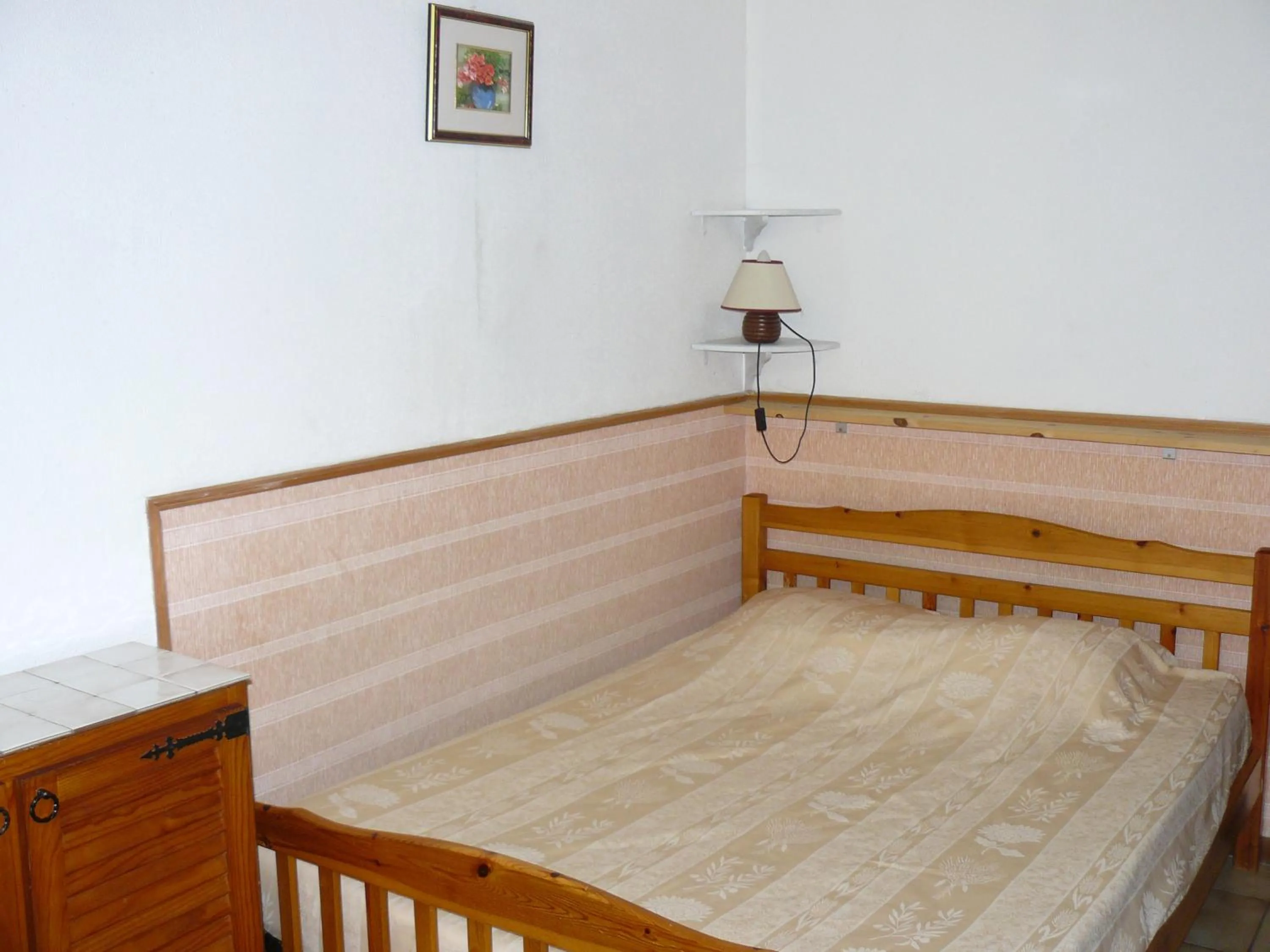 Bedroom in Le Claux des Hespérides