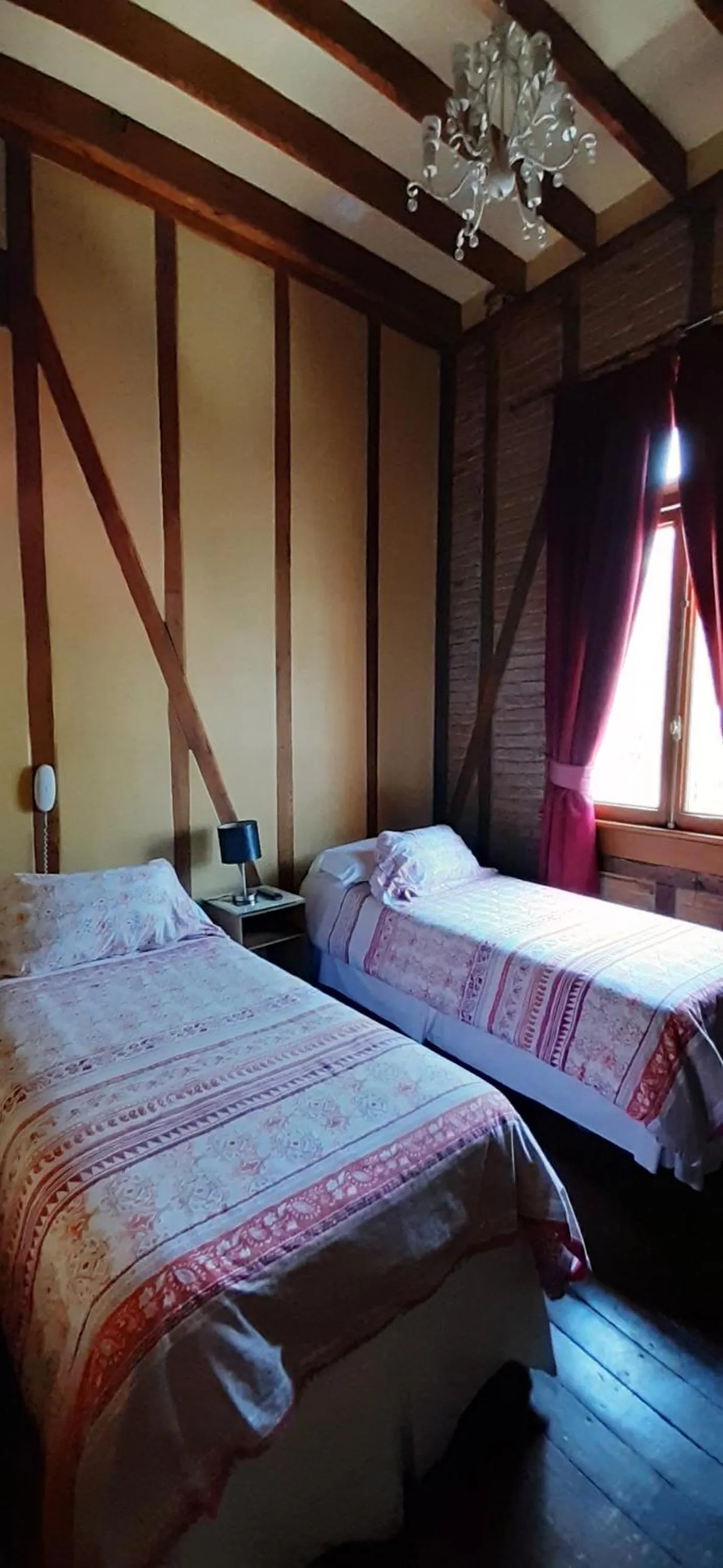 Bed in Hotel Reina Victoria Valparaíso