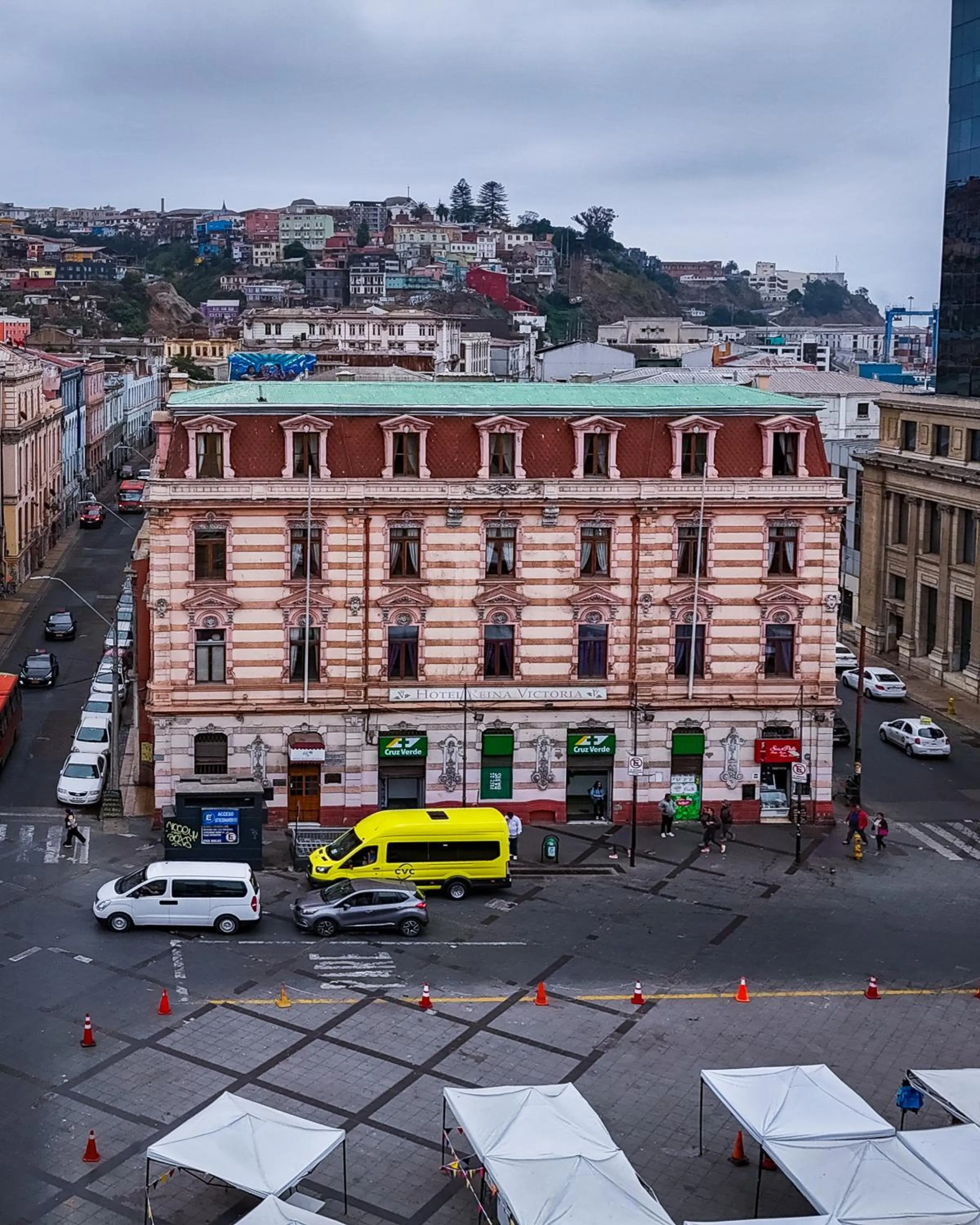 Property building in Hotel Reina Victoria Valparaíso
