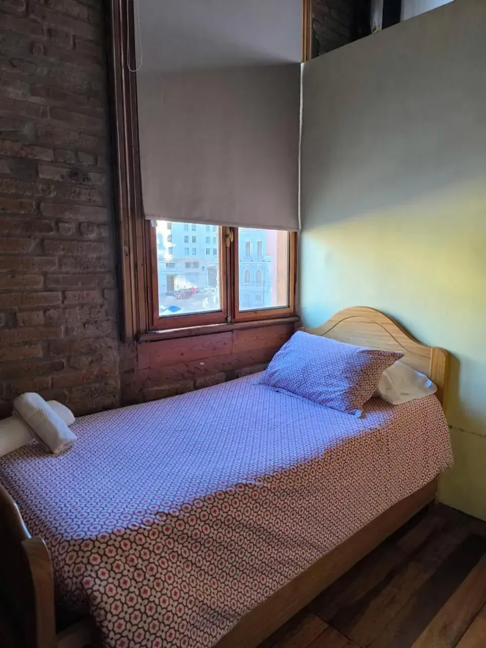 Triple Room with City View in Hotel Reina Victoria Valparaíso Triple Room with City View in Hotel Reina Victoria Valparaíso