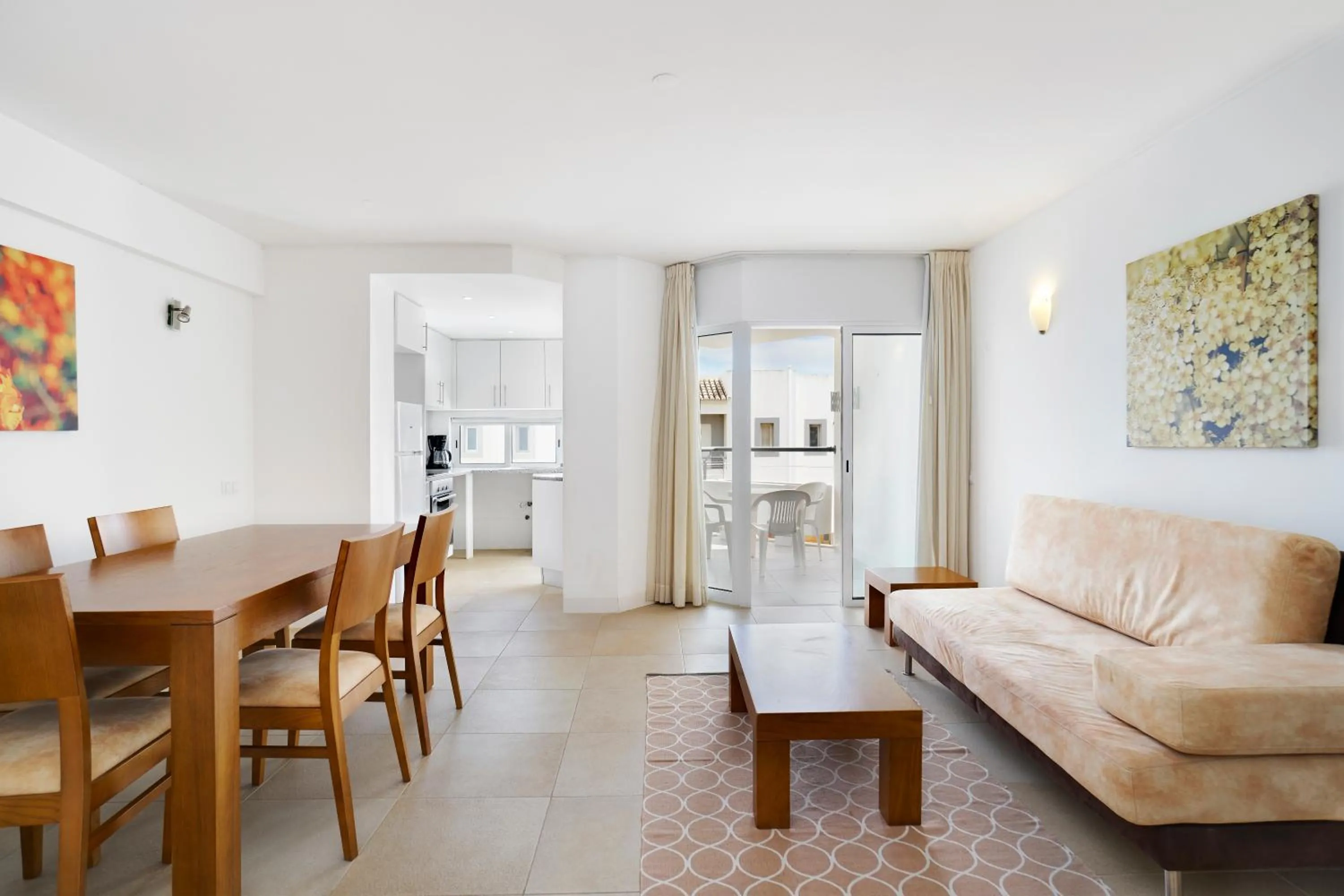 Kitchen or kitchenette in Golden Club Cabanas