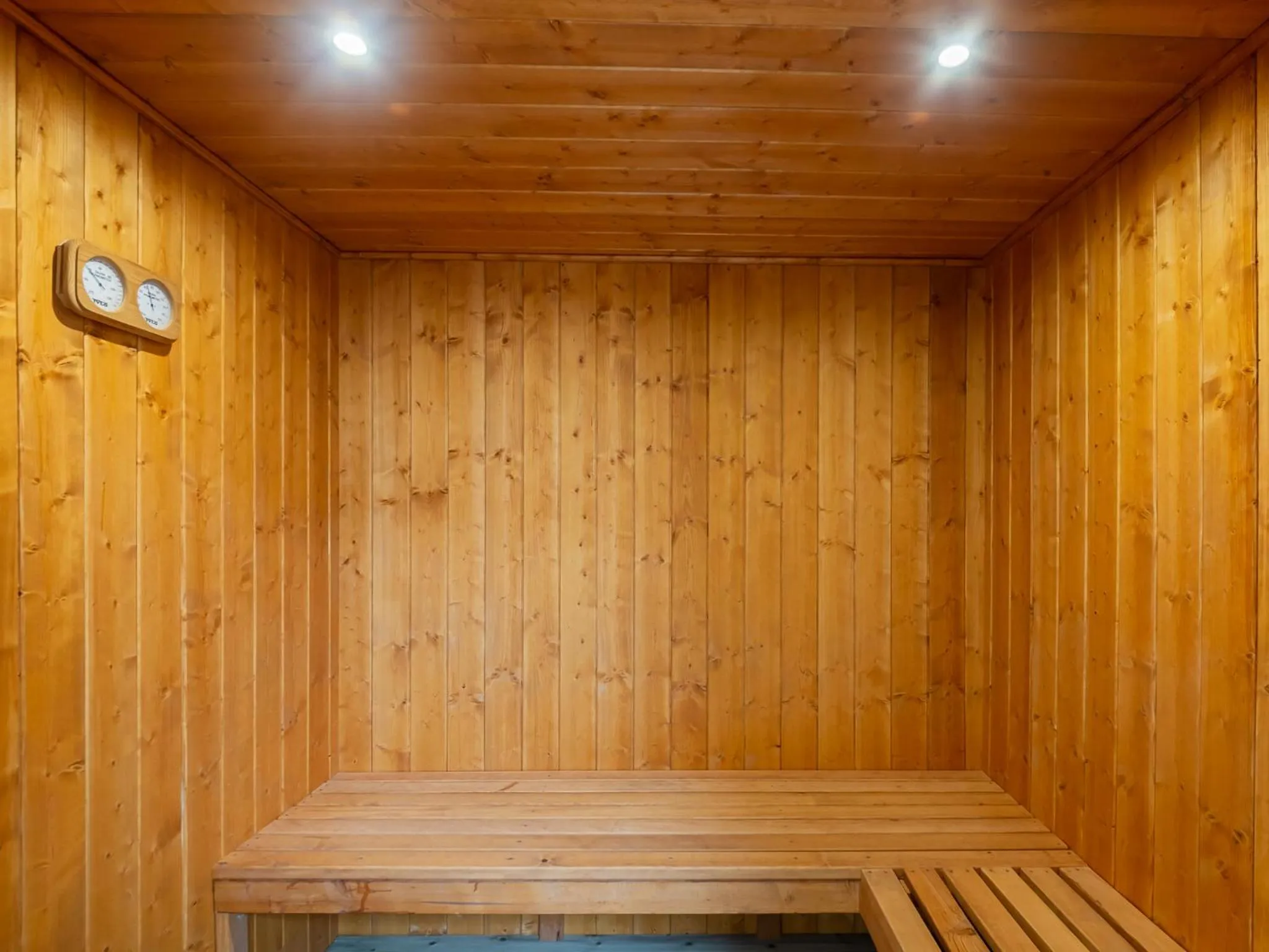 Sauna in Golden Club Cabanas