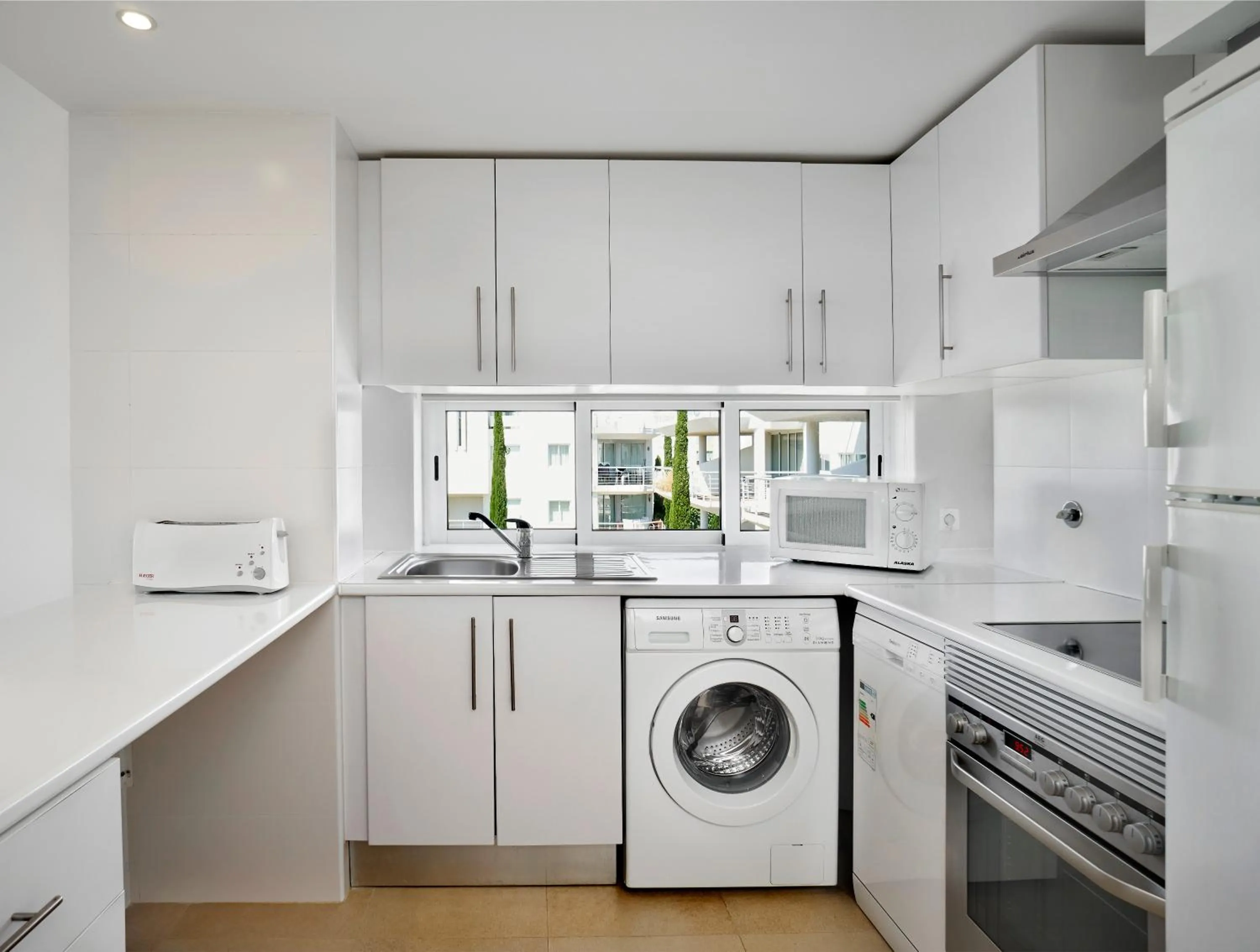 Kitchen or kitchenette in Golden Club Cabanas