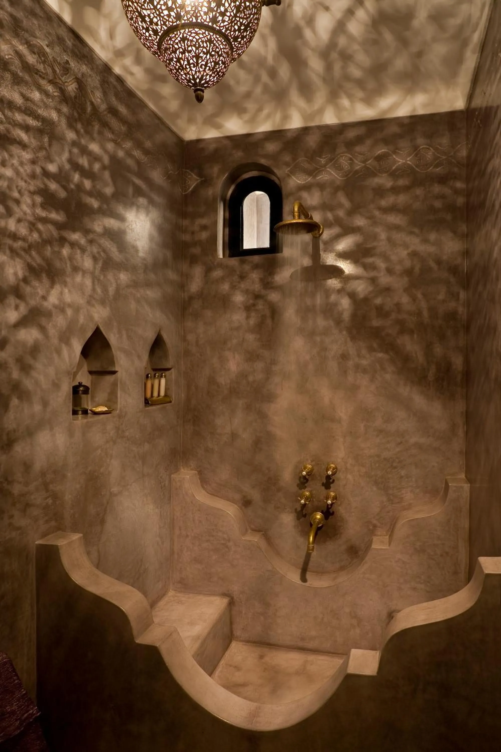 Shower in Riad Meriem