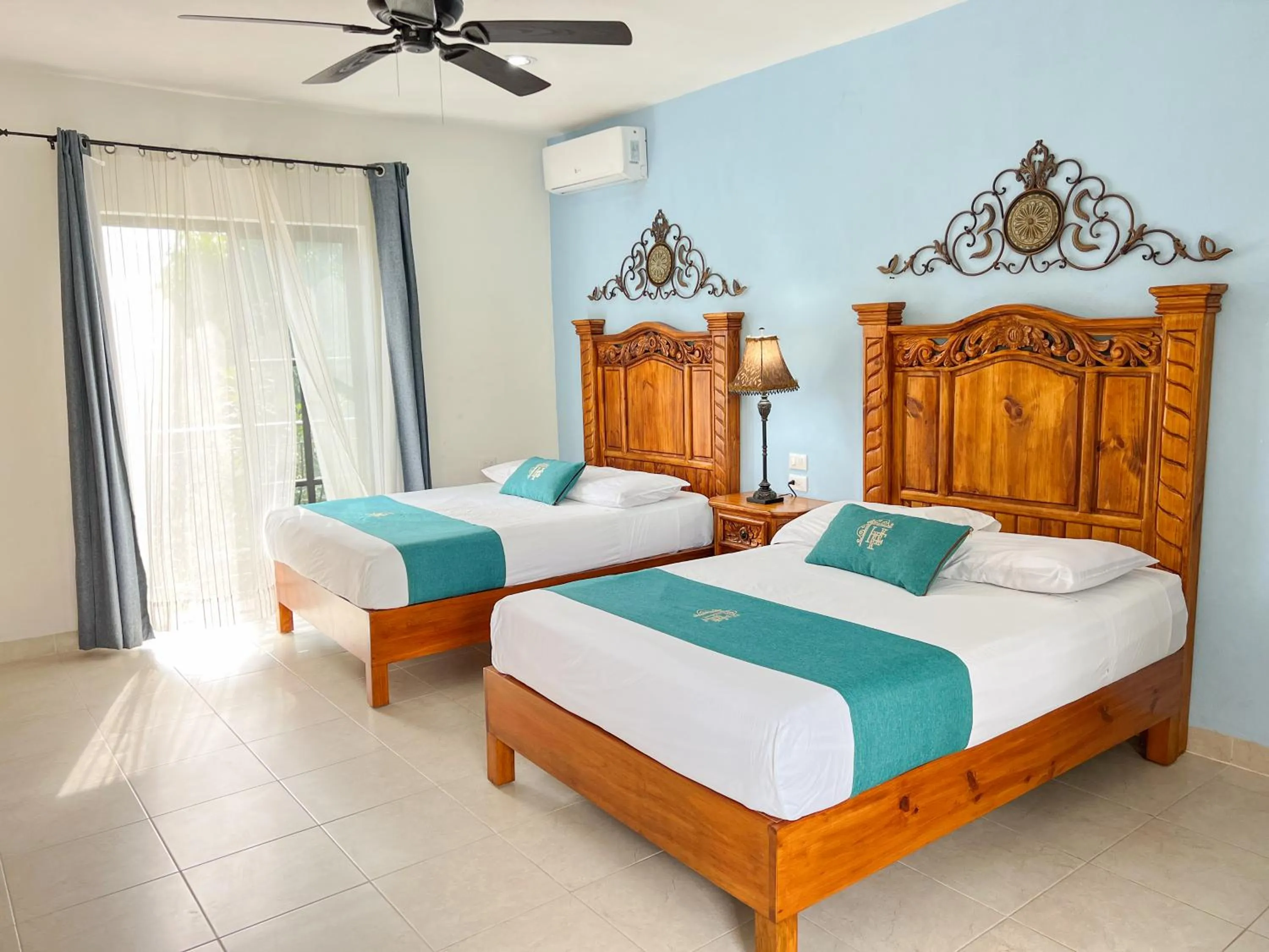 Bedroom, Bed in Hotel Fundadores