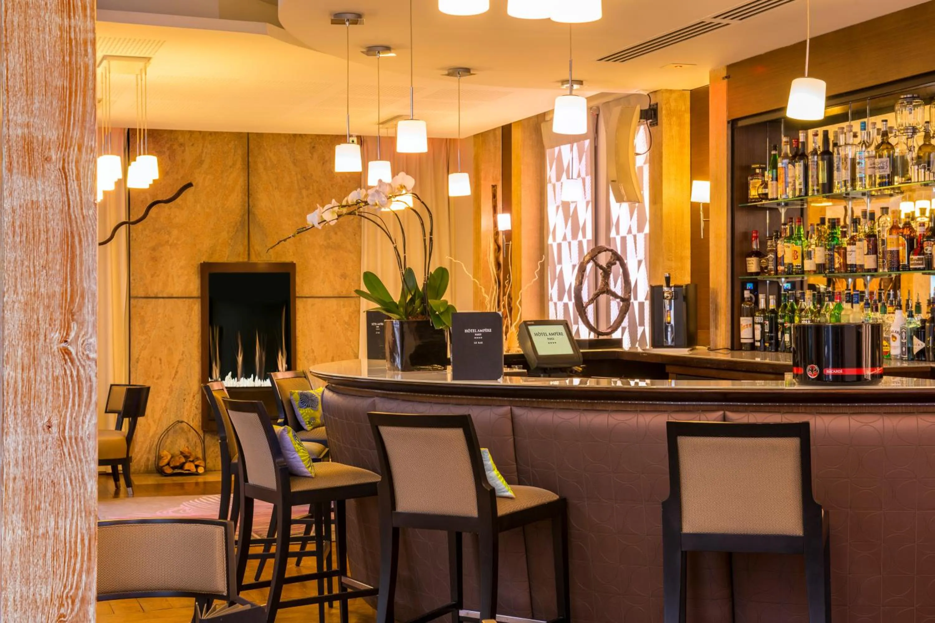 Communal lounge/ TV room in Ampère