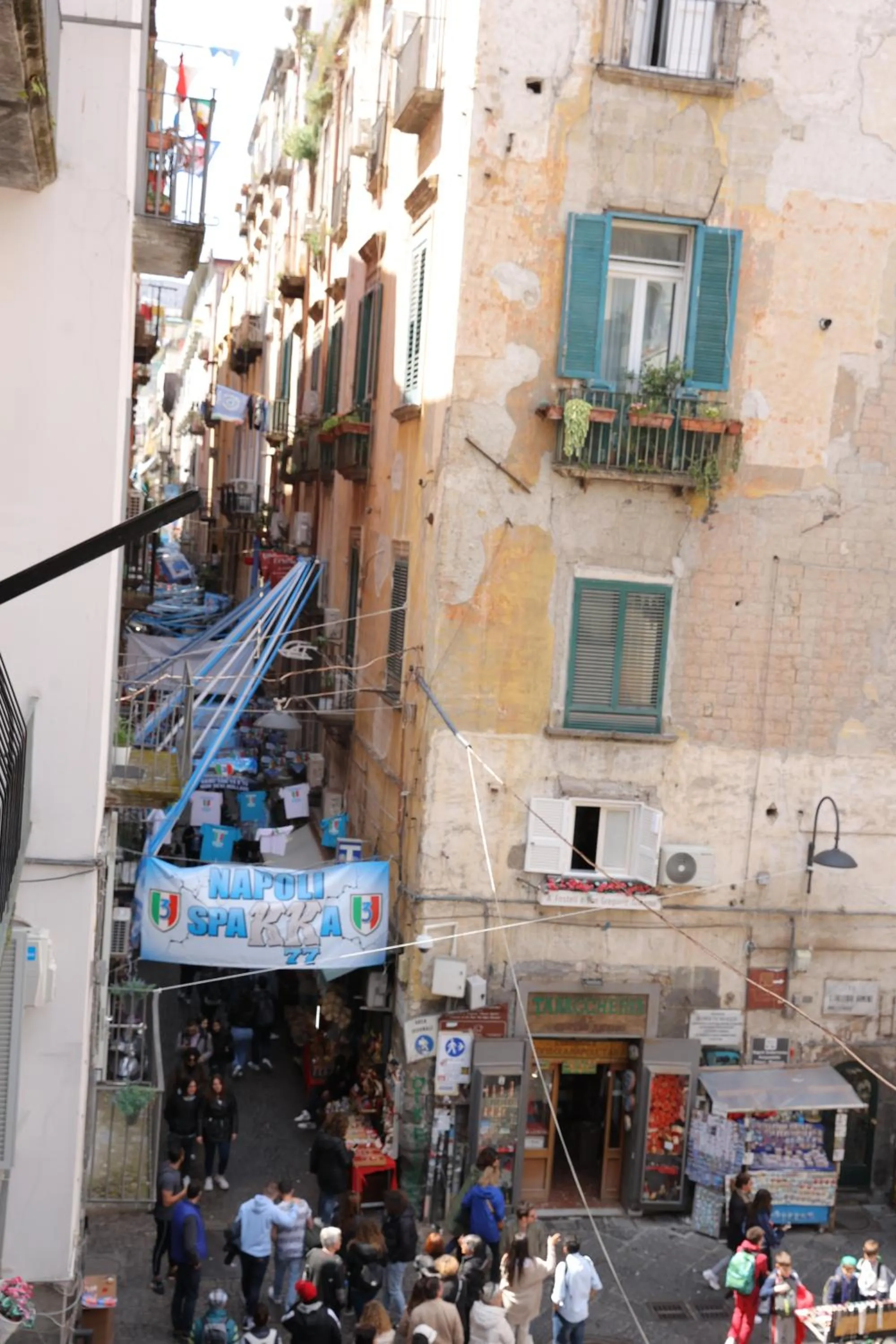 Neighbourhood in L'Ammor e Napule