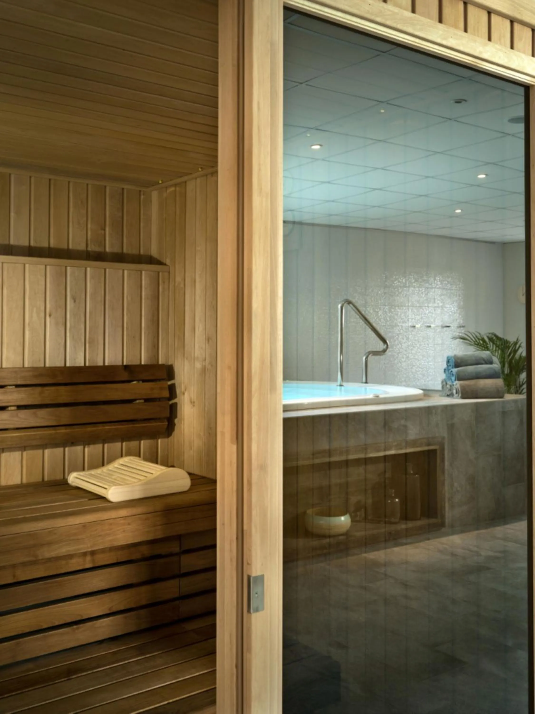 Sauna in Best Western Hôtel De La Cité & Spa